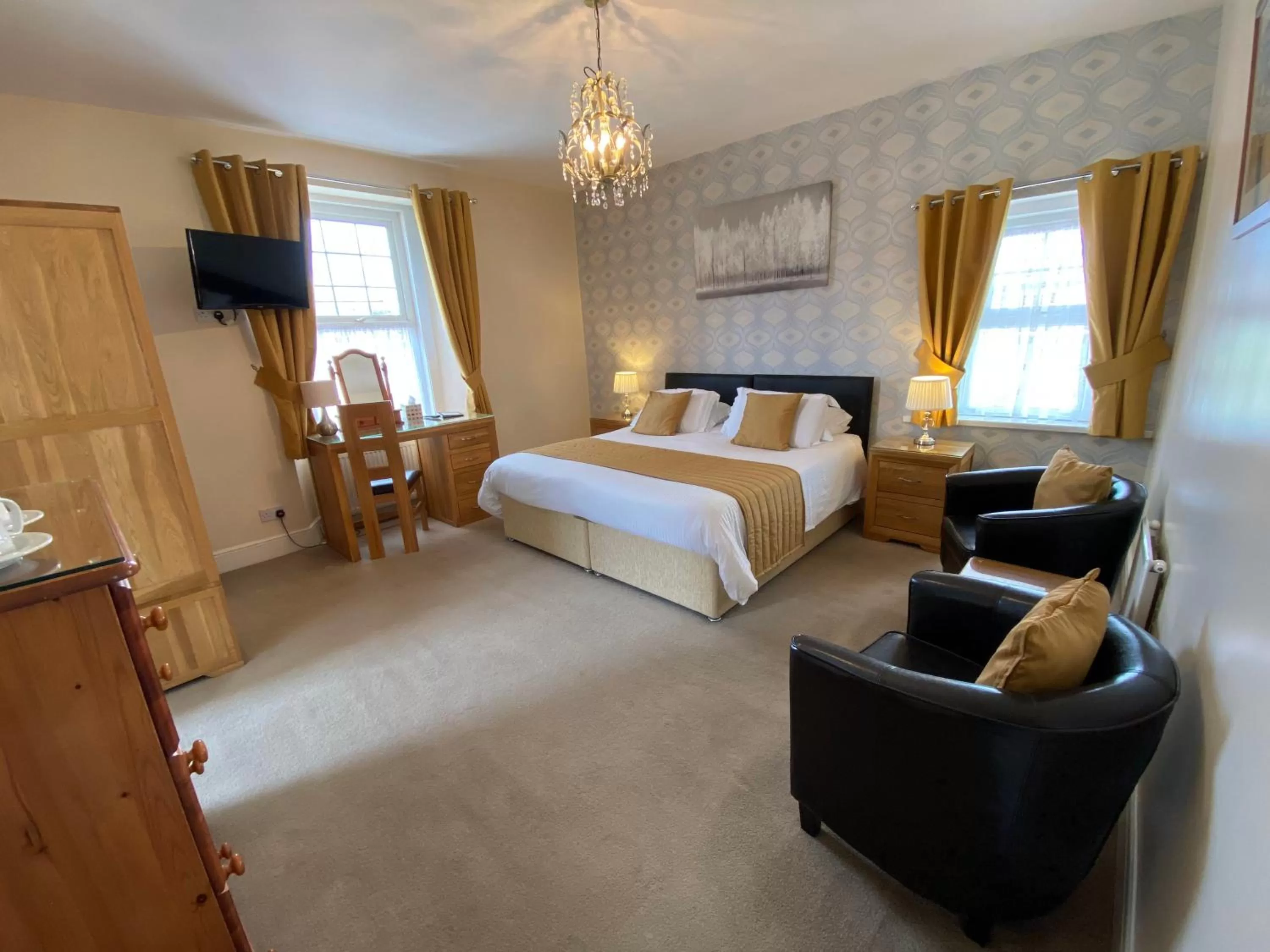 TV and multimedia in Paignton Court