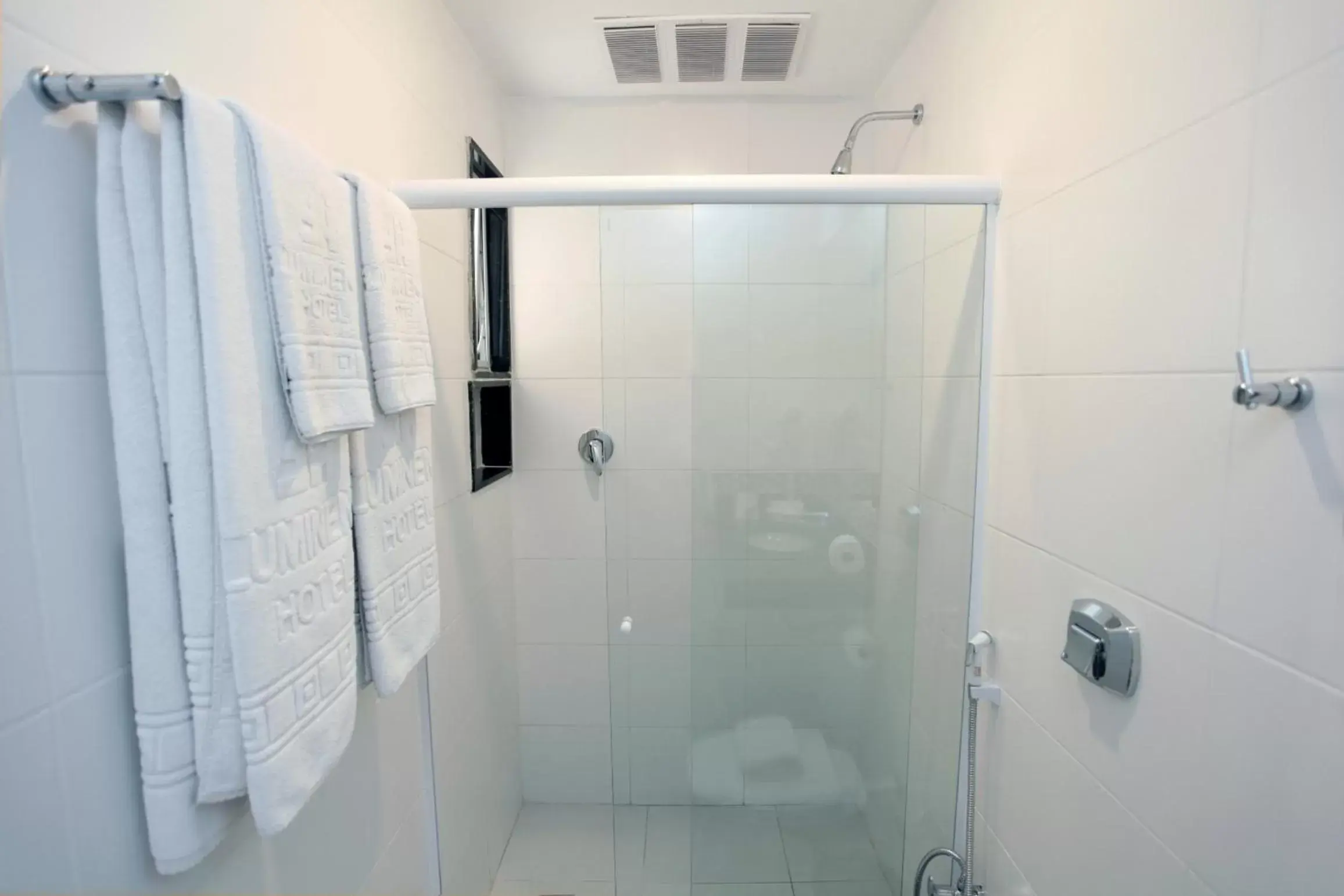 Shower, Bathroom in Fluminense Hotel