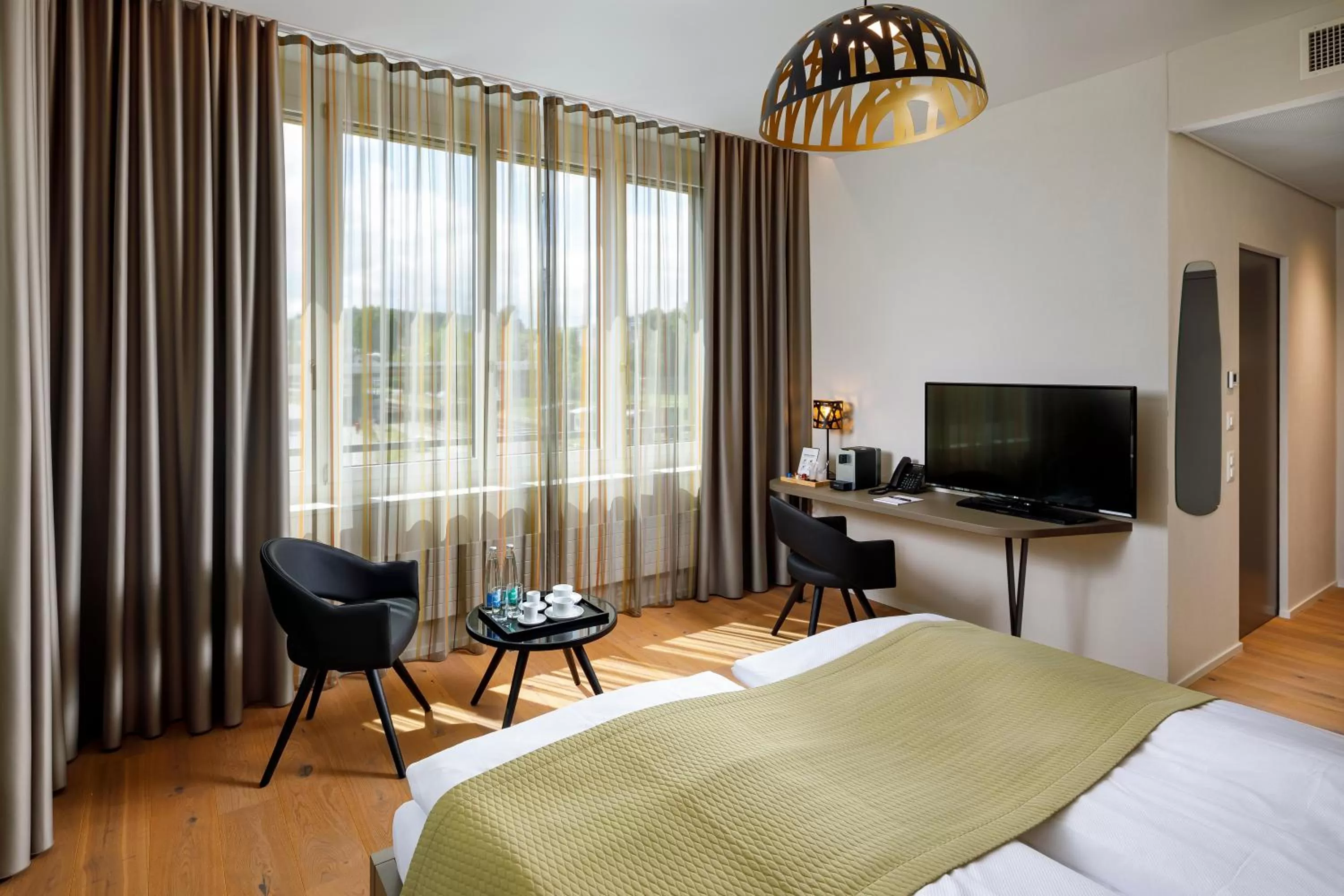 Photo of the whole room, Bed in Focus Hotel