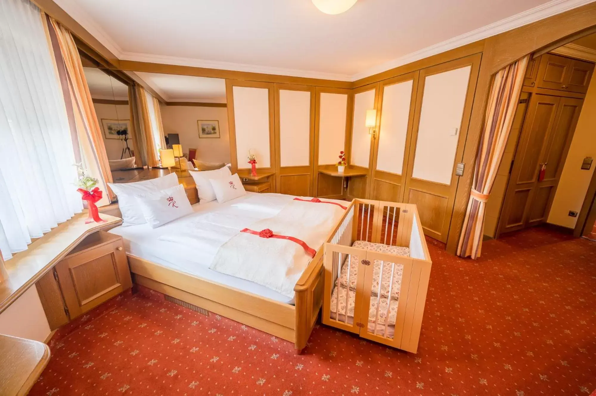Bedroom, Bed in Hotel am Schlosspark Zum Kurfürst