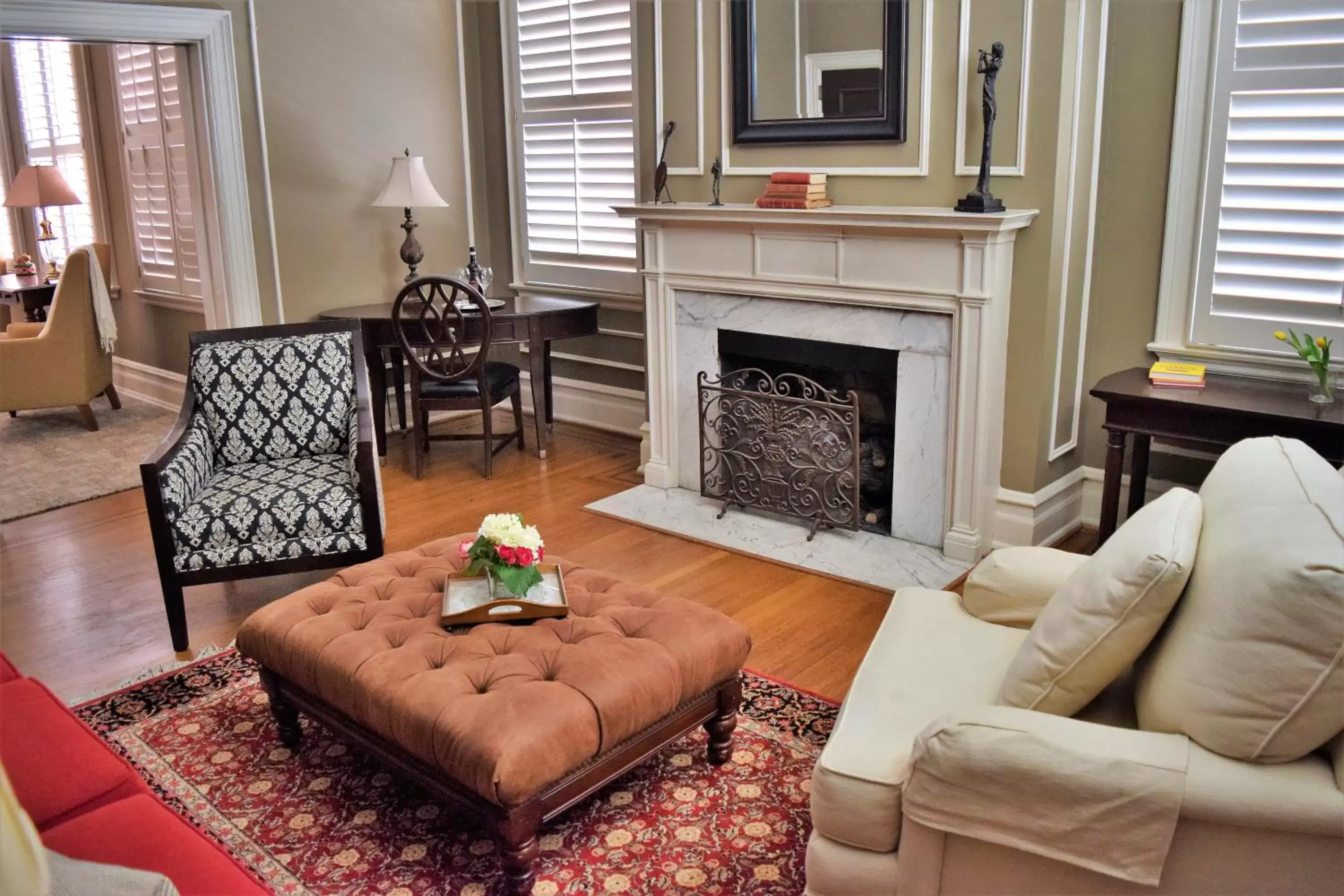 Living room, Seating Area in JH Adams Inn, Trademark Collection by Wyndham