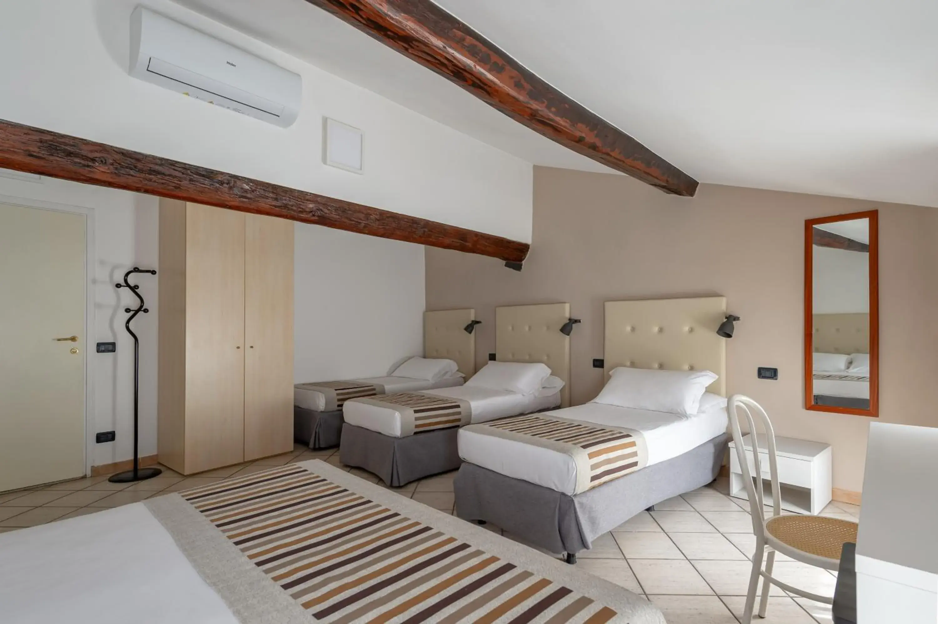 Bedroom, Bed in Hotel Mantegna Stazione