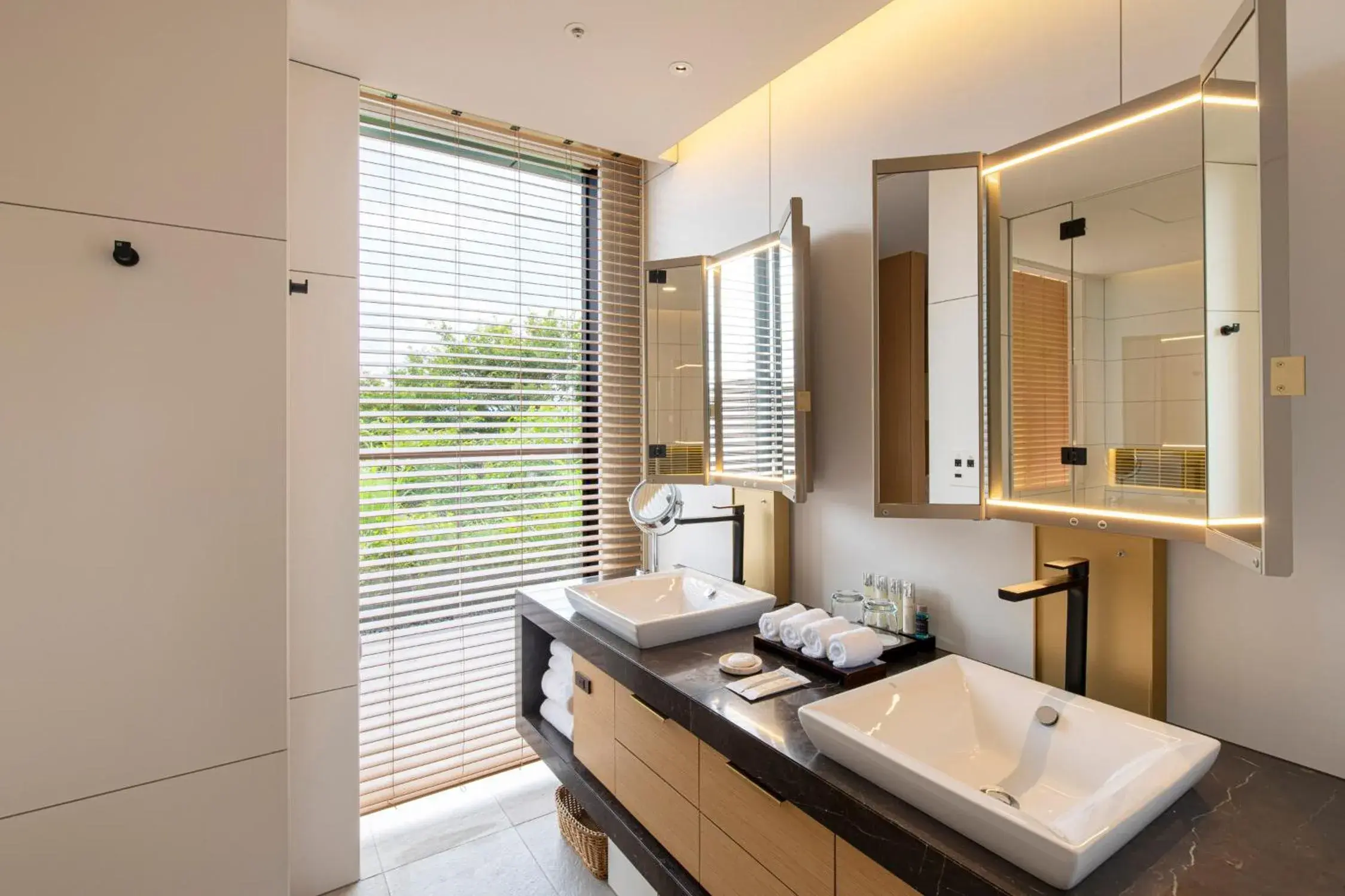 Photo of the whole room, Bathroom in The Hotel Seiryu Kyoto Kiyomizu