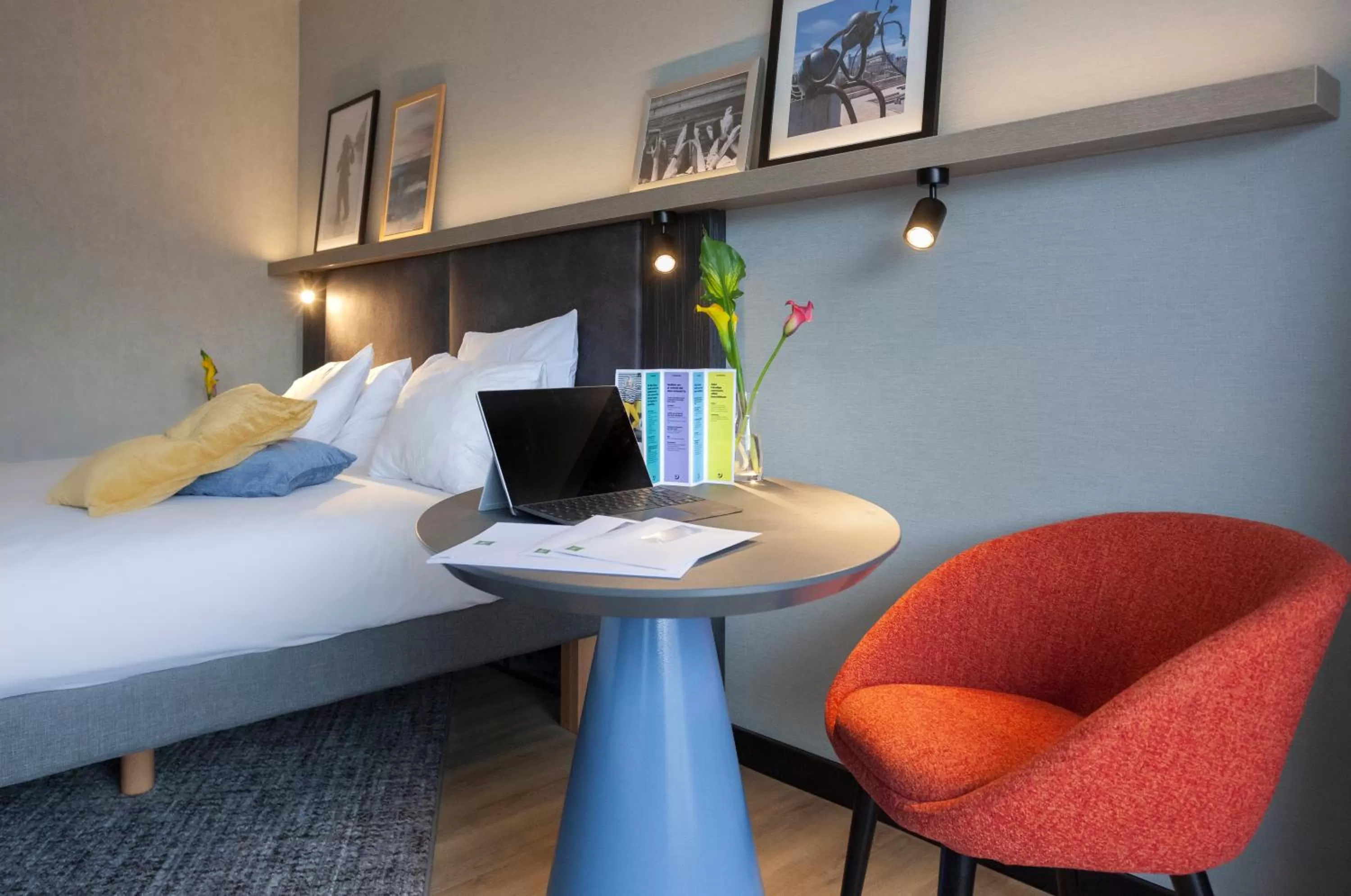 Seating area, Bed in ibis Styles Den Haag Scheveningen