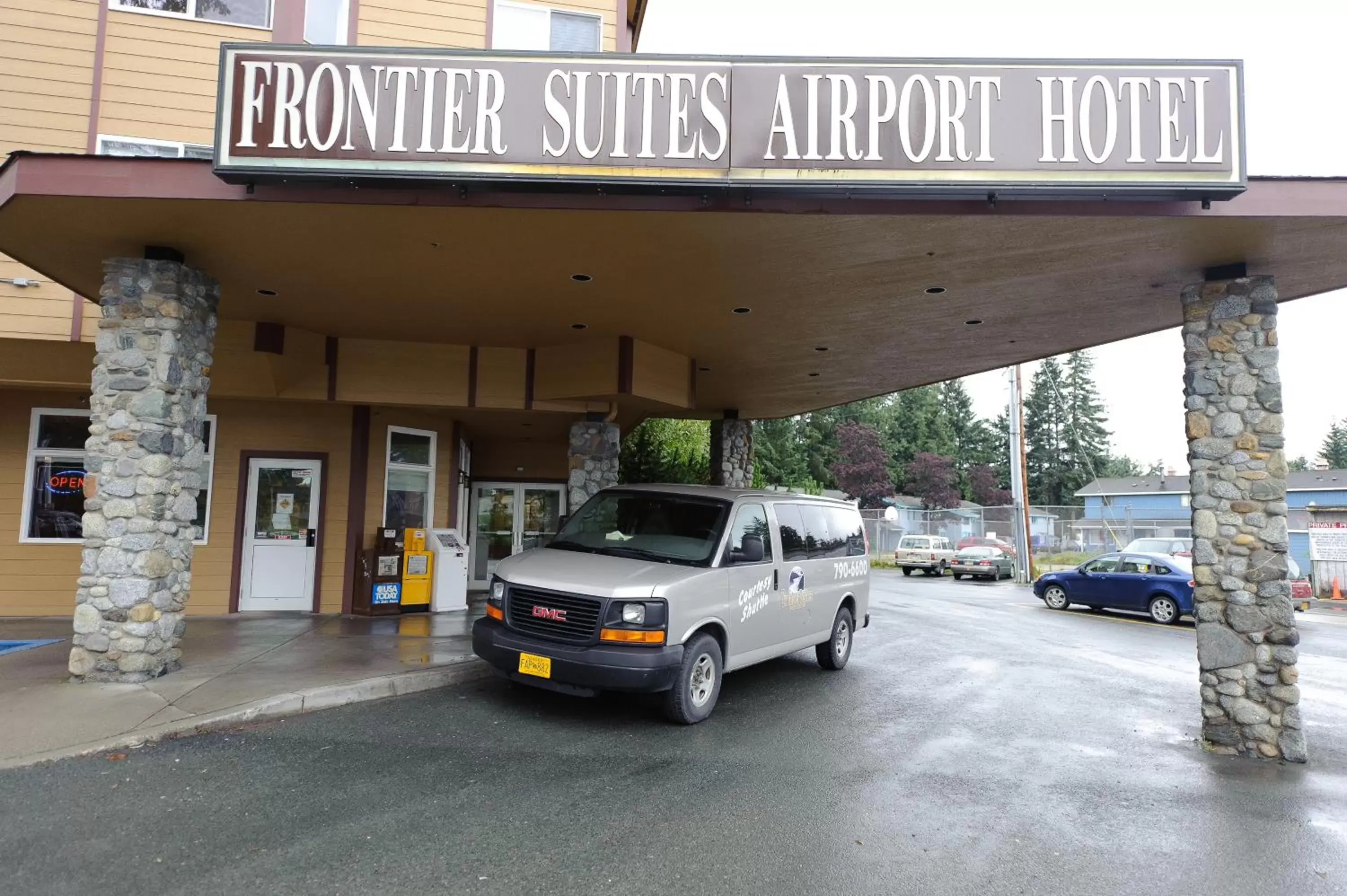Facade/entrance in Frontier Suites Hotel in Juneau