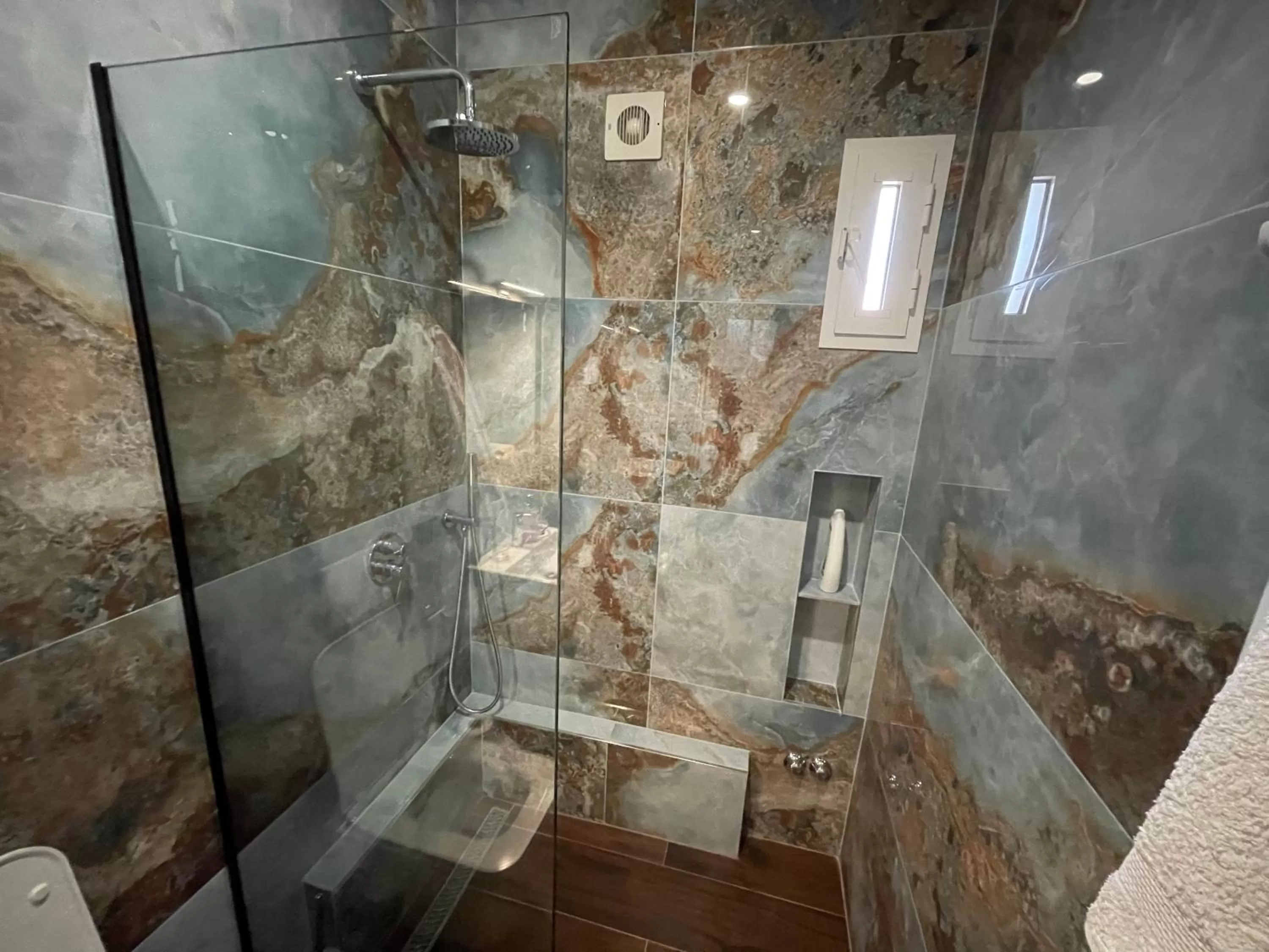 Shower in HOTEL VILA 15 - CENTER