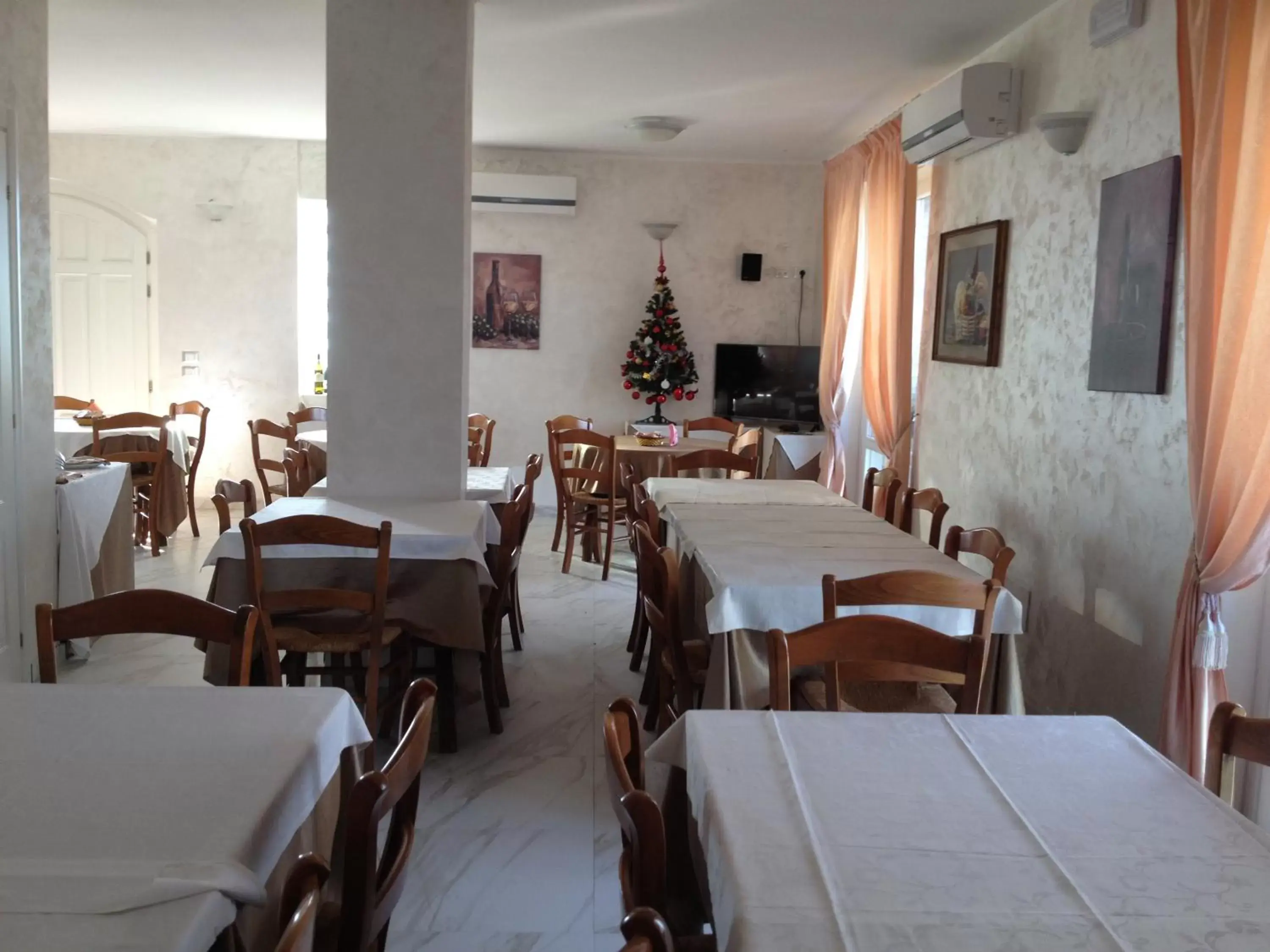 Restaurant/Places to Eat in Via col Vento