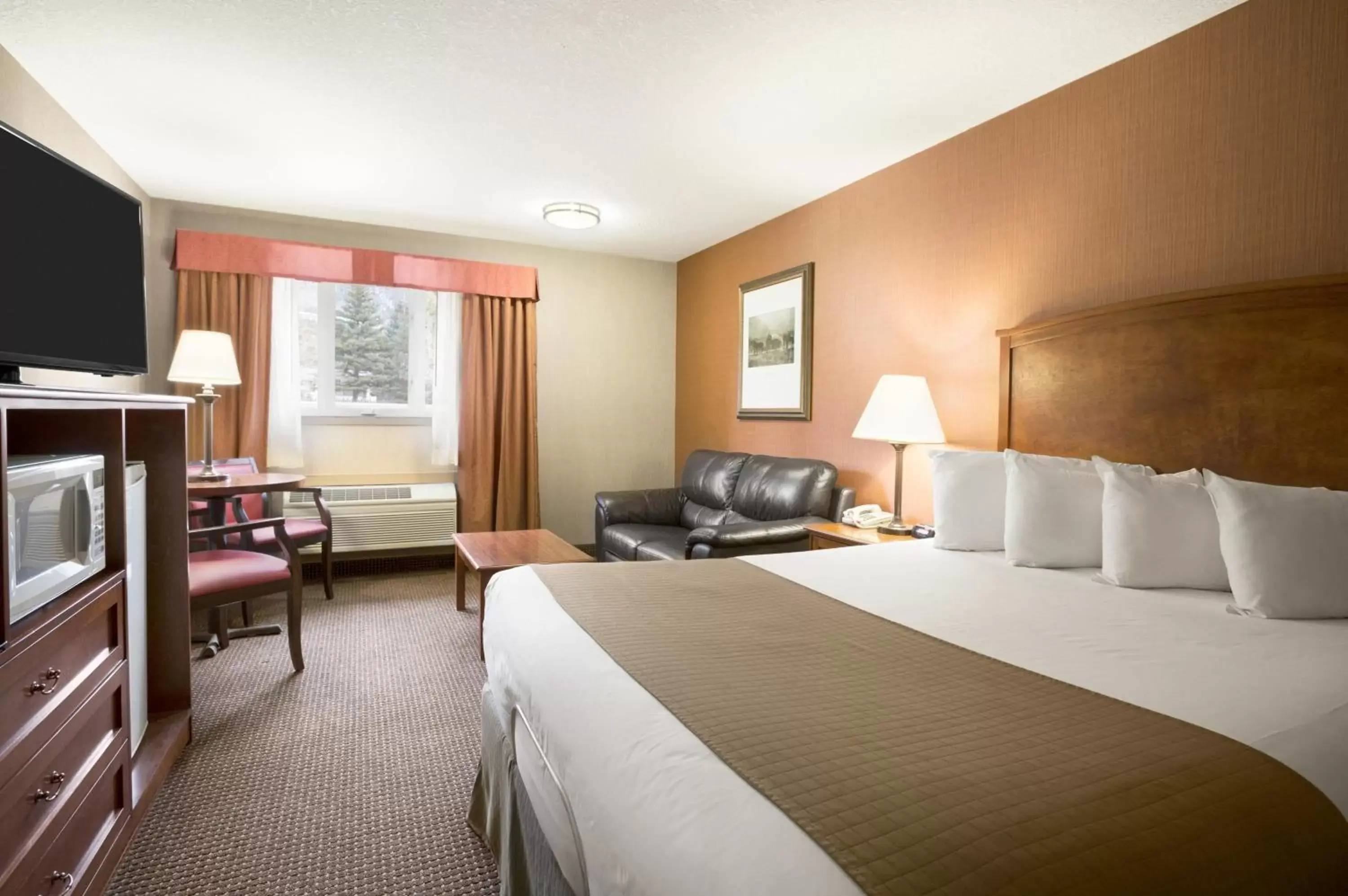 Photo of the whole room in Canmore Inn & Suites