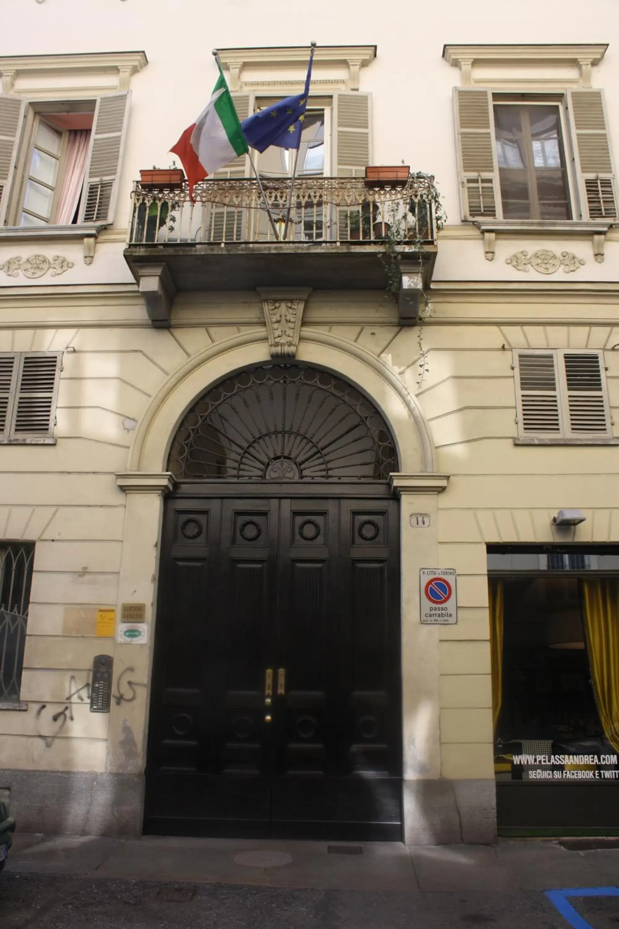 Facade/entrance in Albergo Avalon