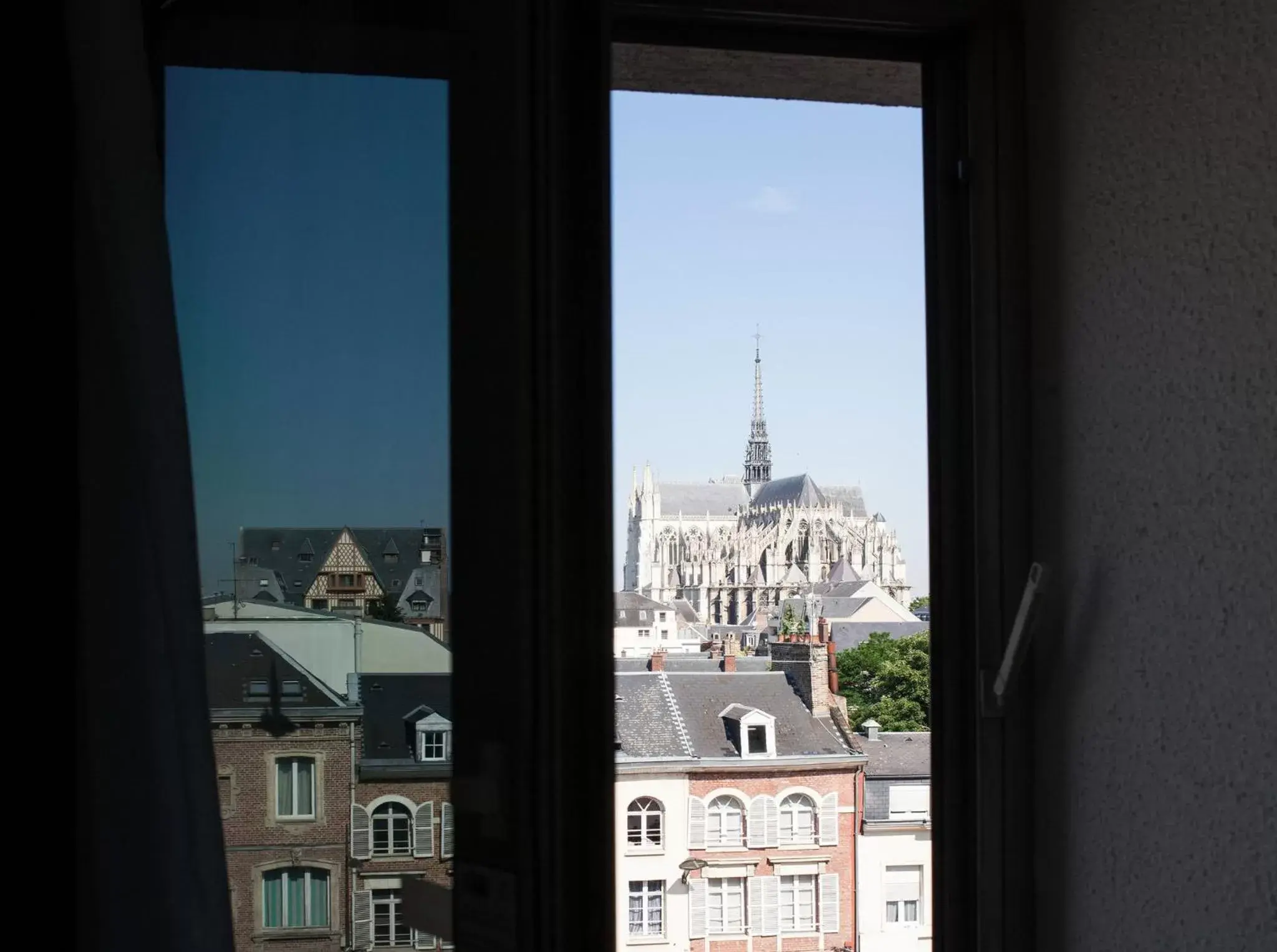 Photo of the whole room, Nearby Landmark in Holiday Inn Express Amiens, an IHG Hotel