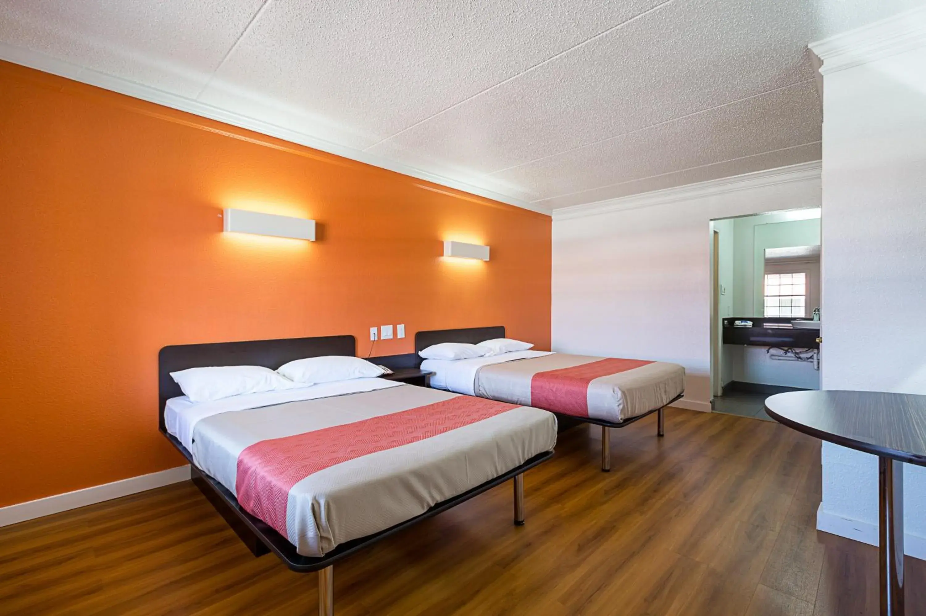 Bedroom, Bed in Motel 6-Dallas, TX - Market Center