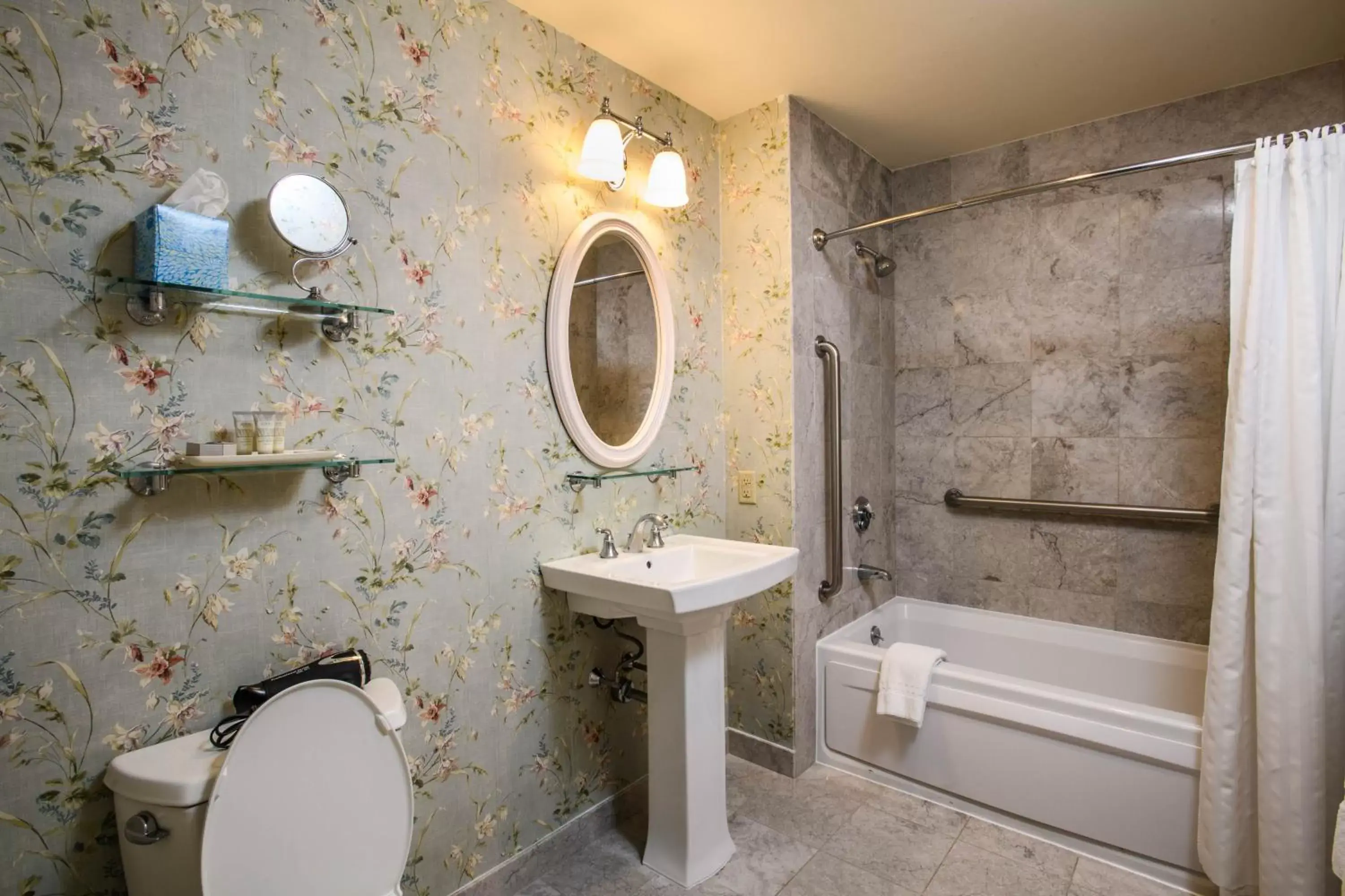 Bathroom in The Harraseeket Inn & Suites