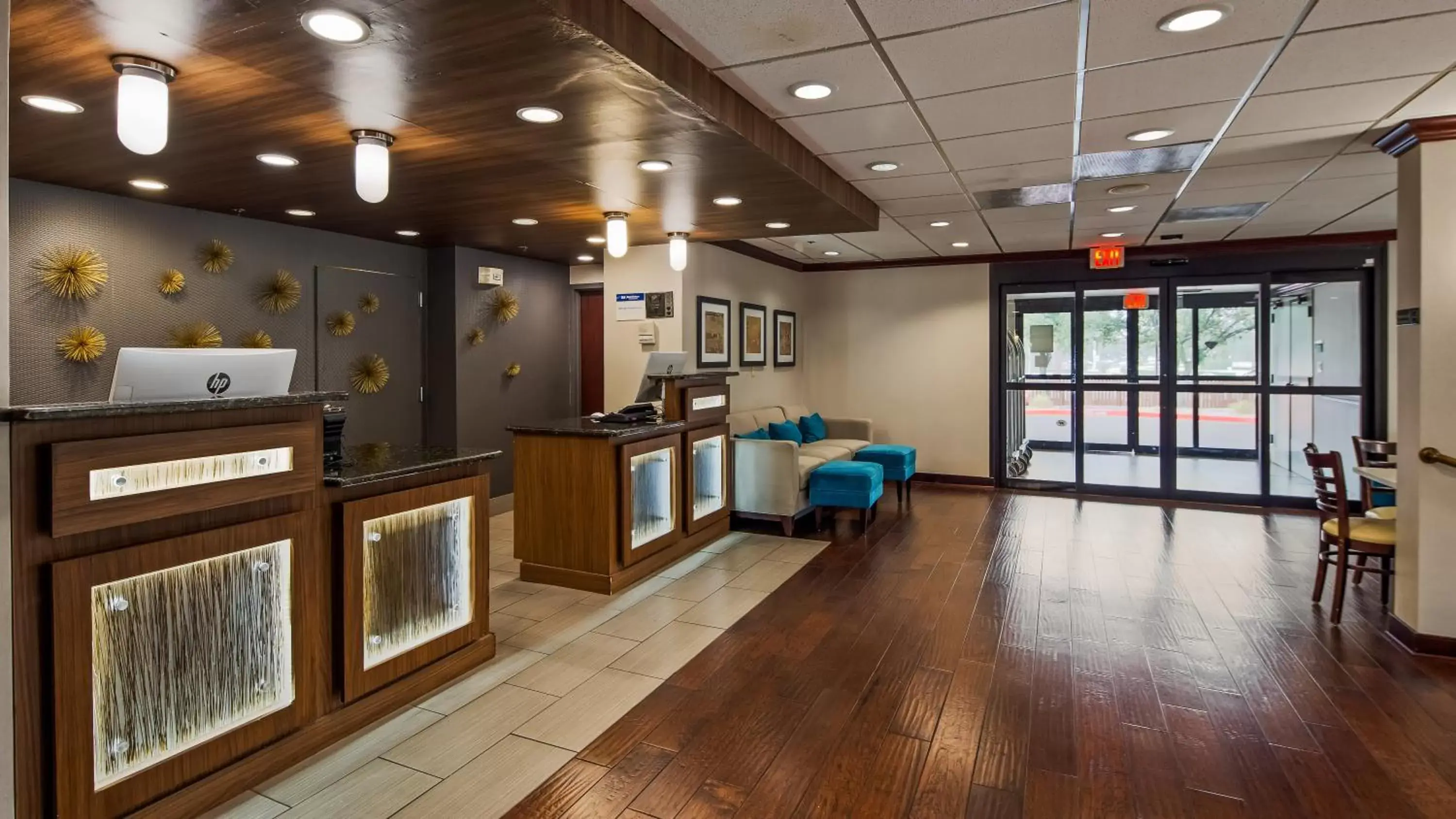 Lobby or reception in Clarion Pointe near Medical Center Lobby or reception in Clarion Pointe near Medical Center