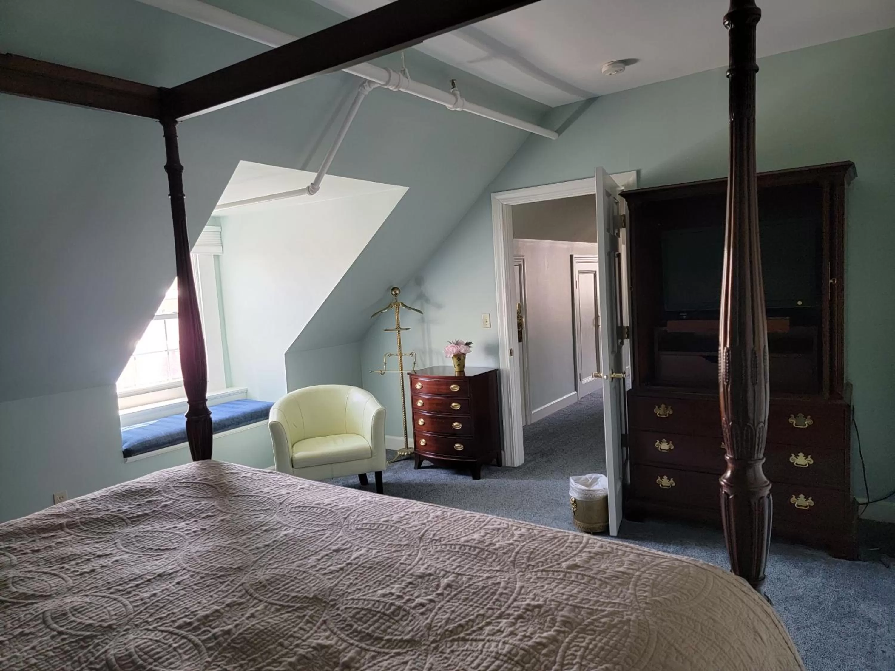 Bedroom in Lowell Inn