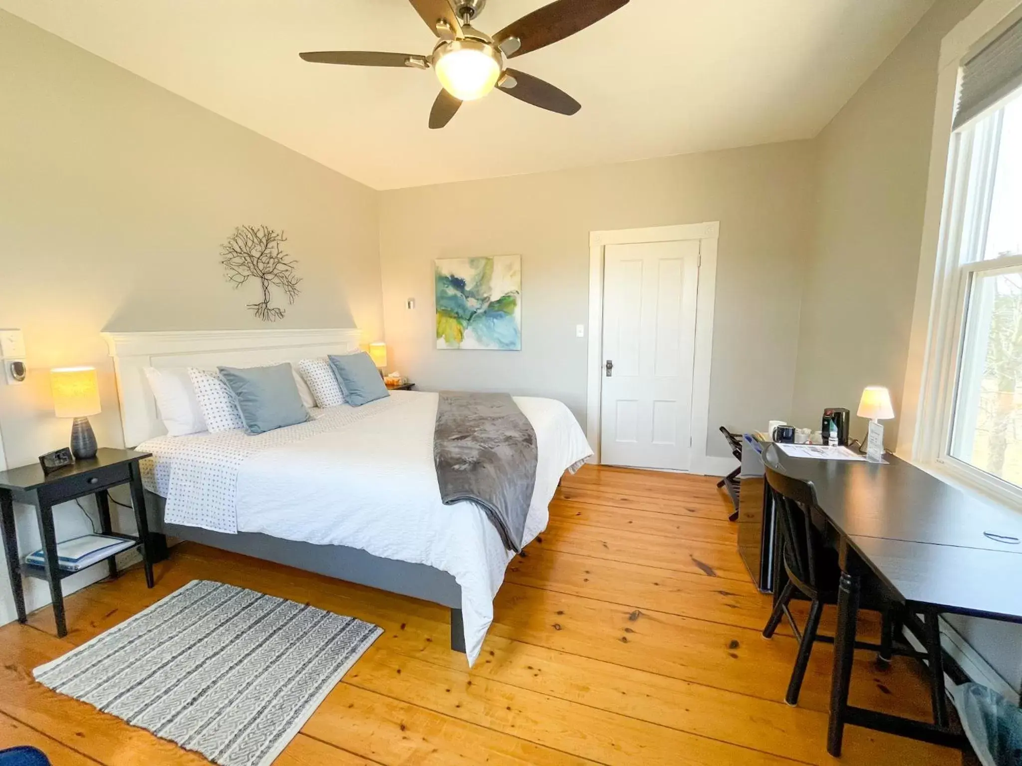 Deluxe King Room in River Ridge Lodge Deluxe King Room in River Ridge Lodge