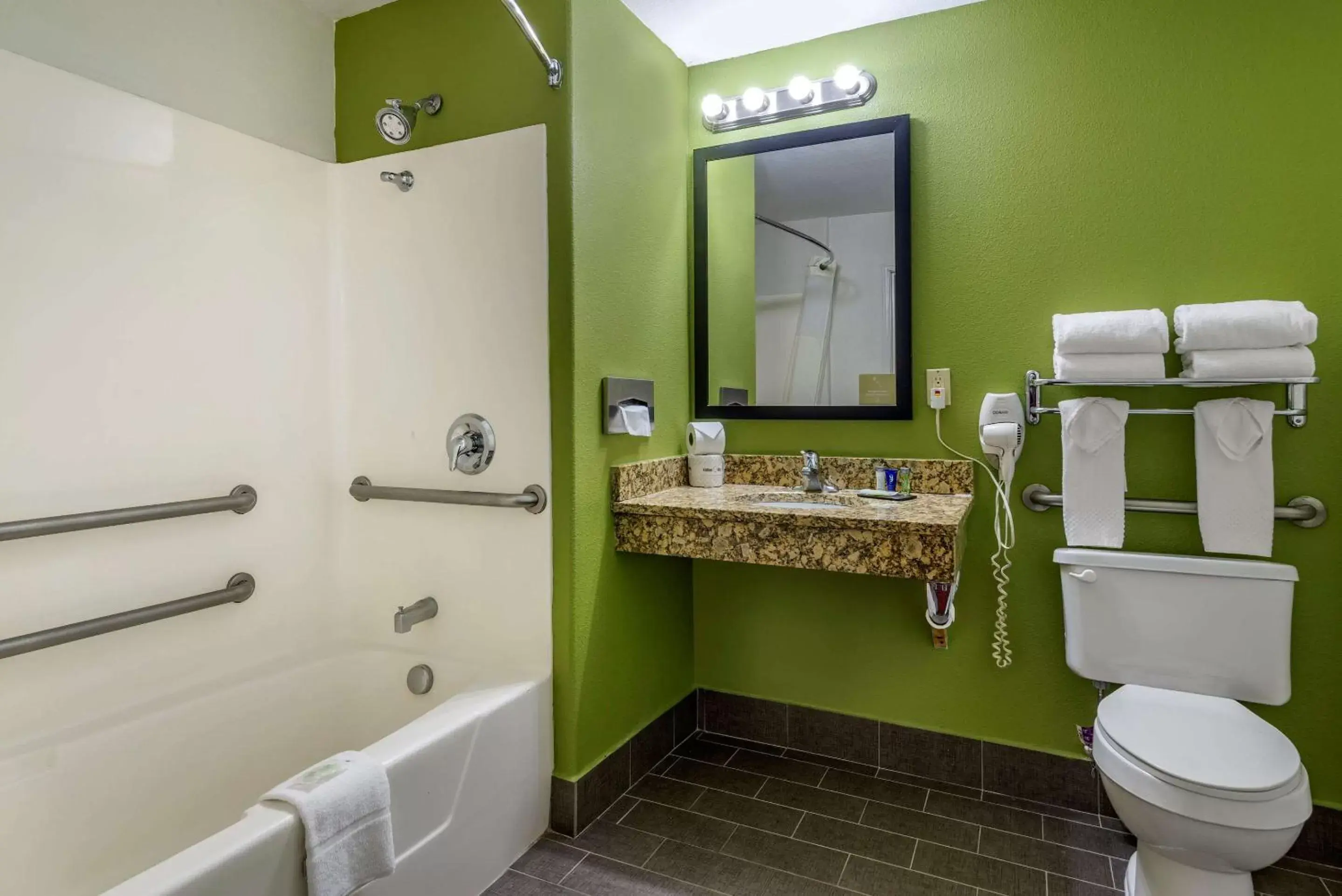 Bathroom in Sleep Inn & Suites Stockbridge Atlanta South