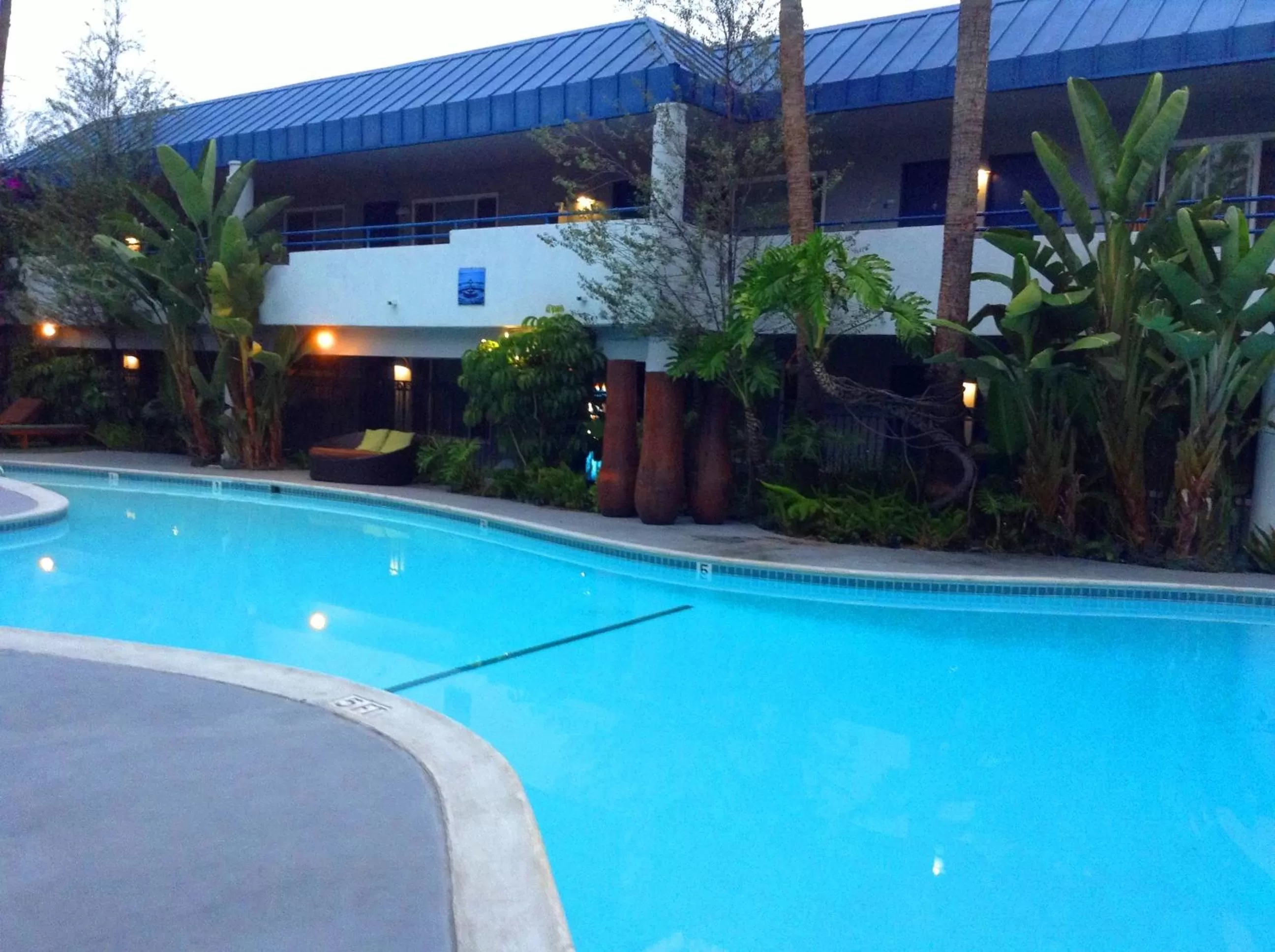 Swimming pool in Hotel Current