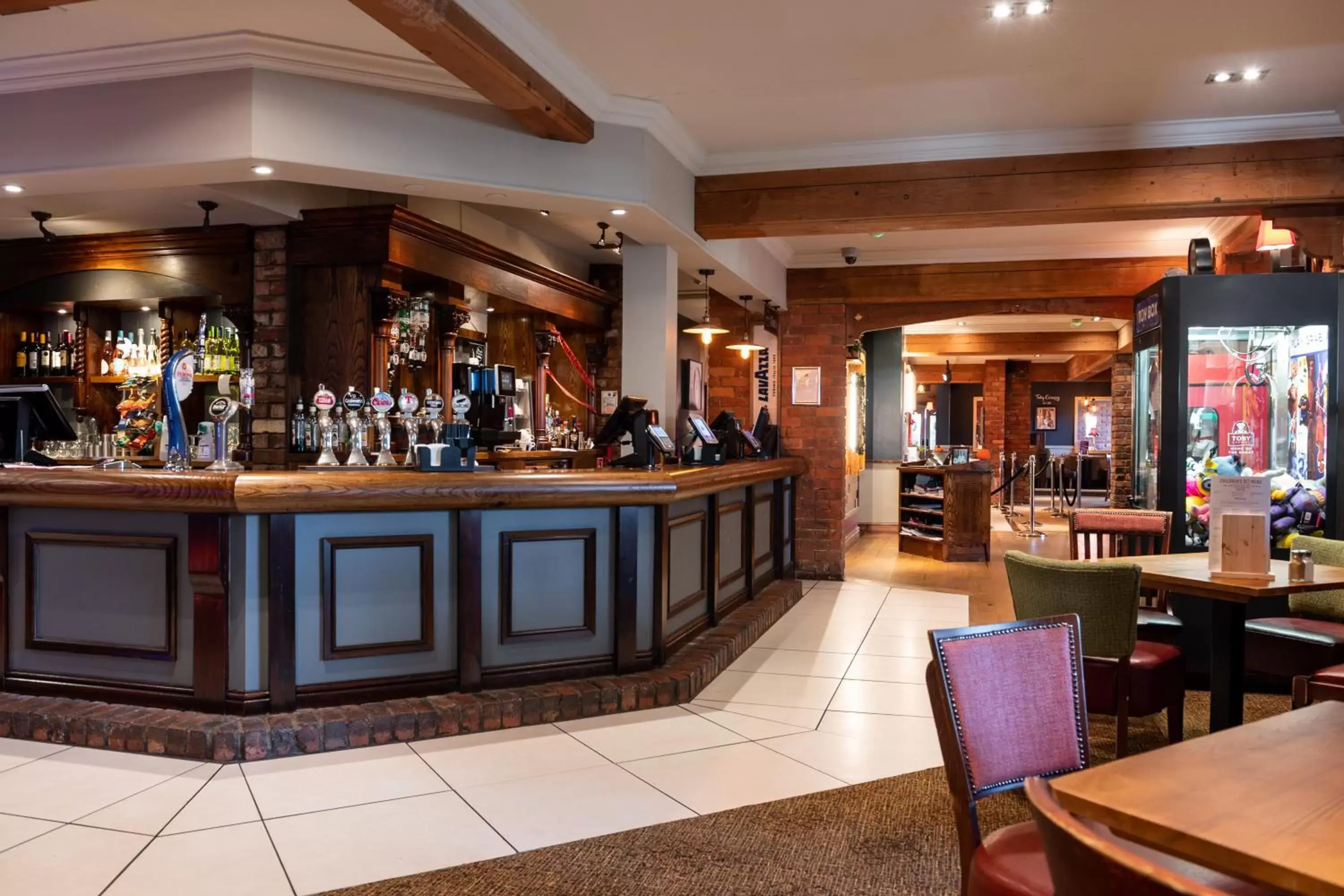 Restaurant/places to eat, Lounge/Bar in Toby Carvery Strathclyde, M74 J6 by Innkeeper's Collection