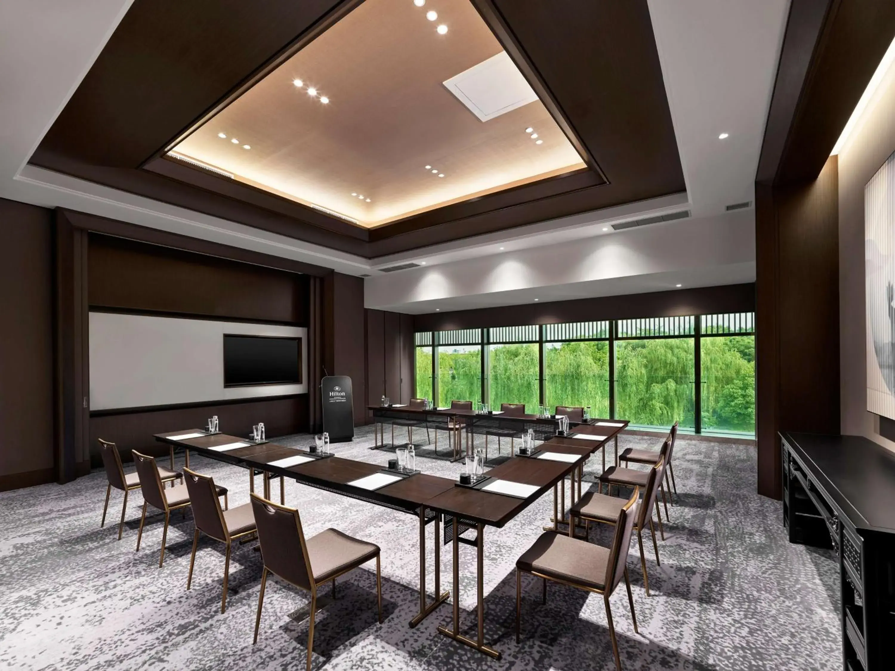 Meeting/conference room in Hilton Shanghai Songjiang Guangfulin