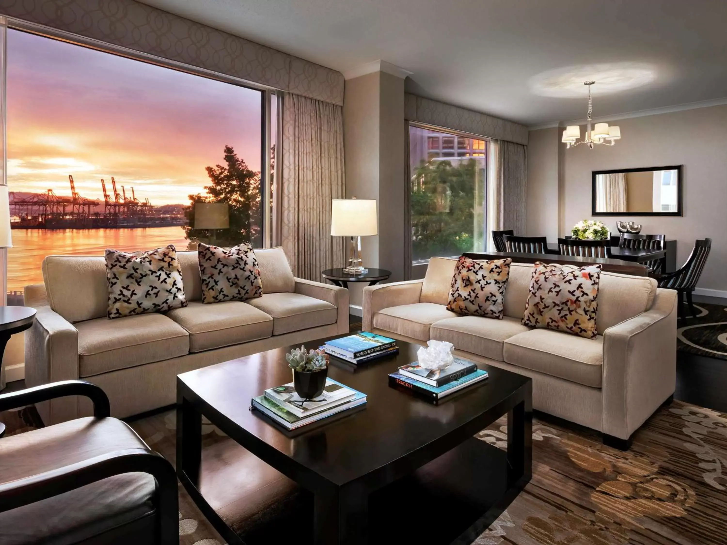 Bedroom, Seating Area in Fairmont Waterfront