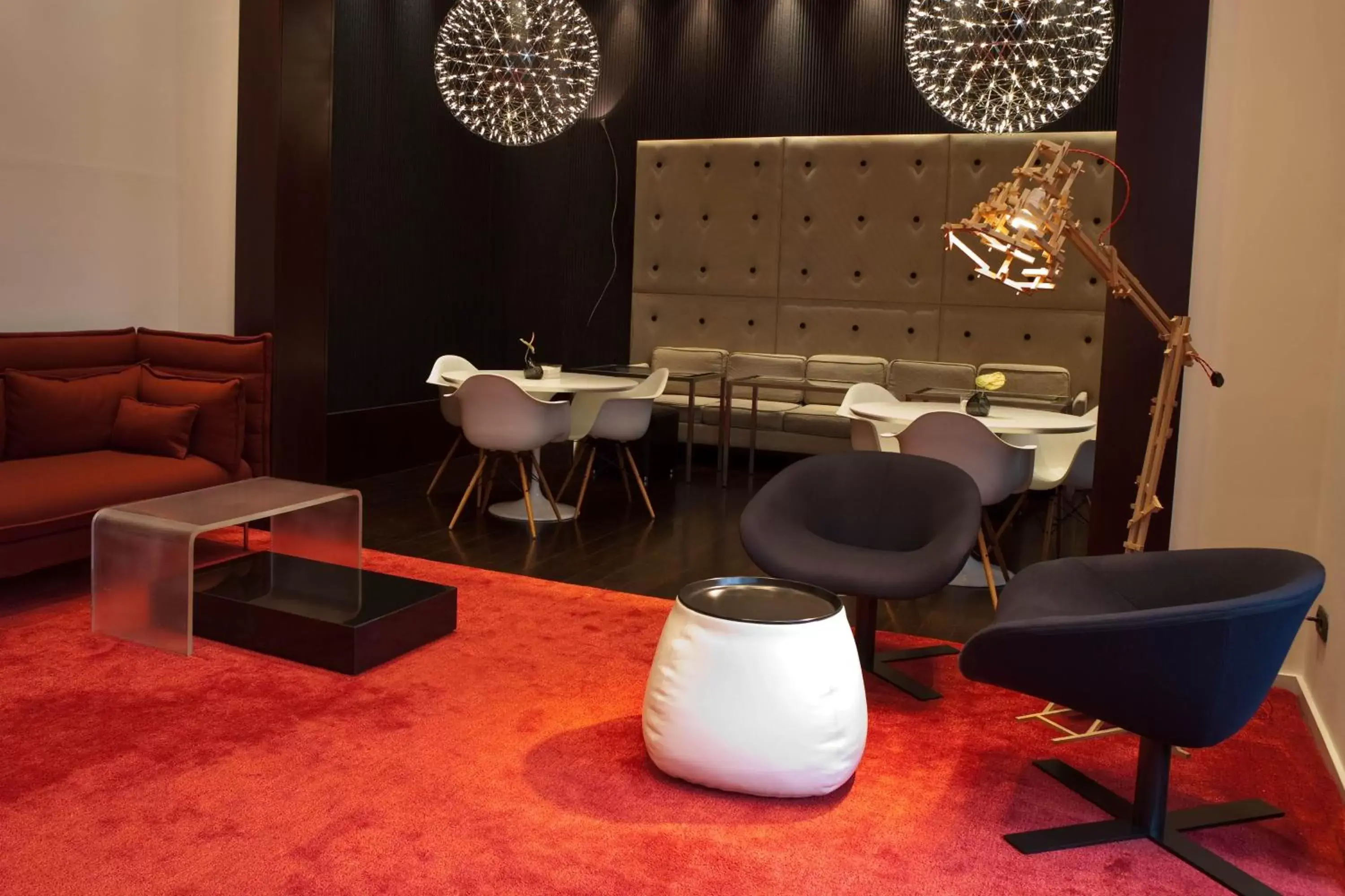 Lounge or bar, Seating Area in Sixtytwo Hotel