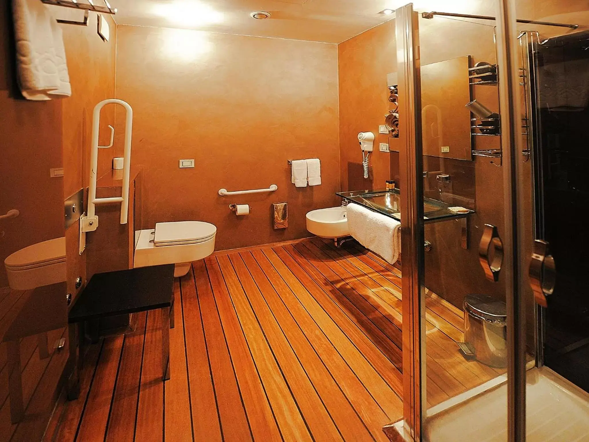 Bathroom in Borghese Palace Art Hotel