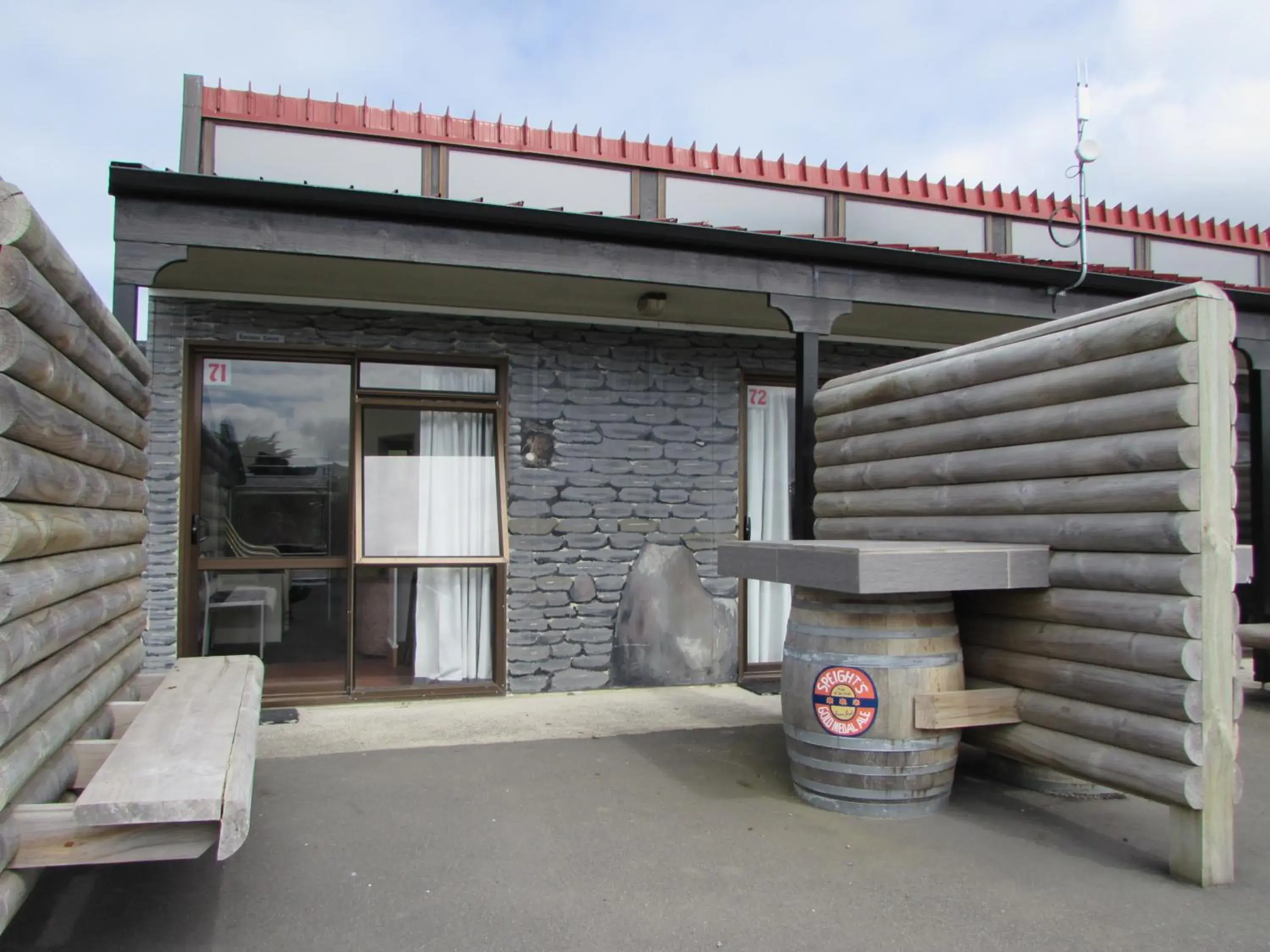 Day, Property Building in Dunedin Holiday Park