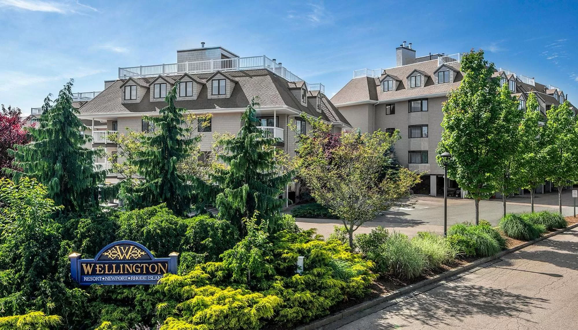 Property building in Wellington Resort