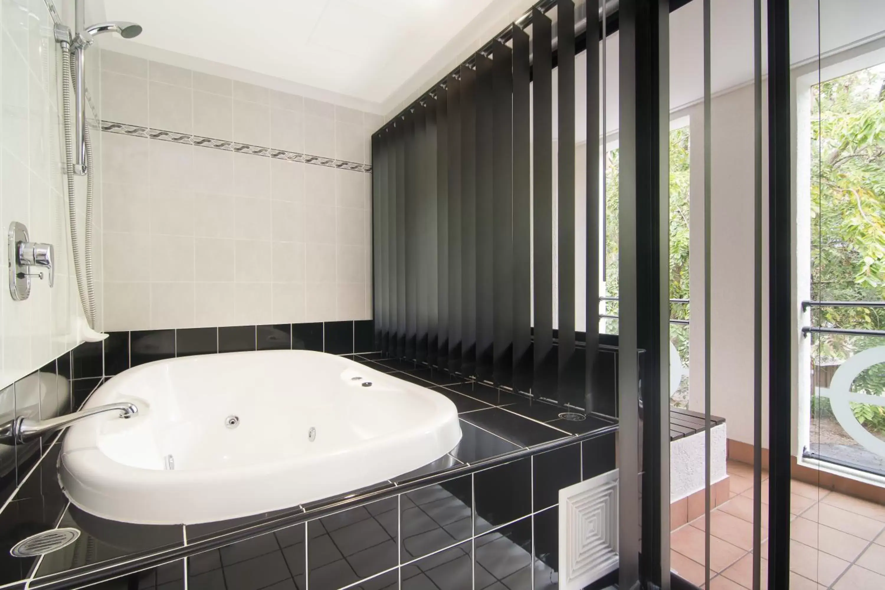 Shower in Regal Port Douglas