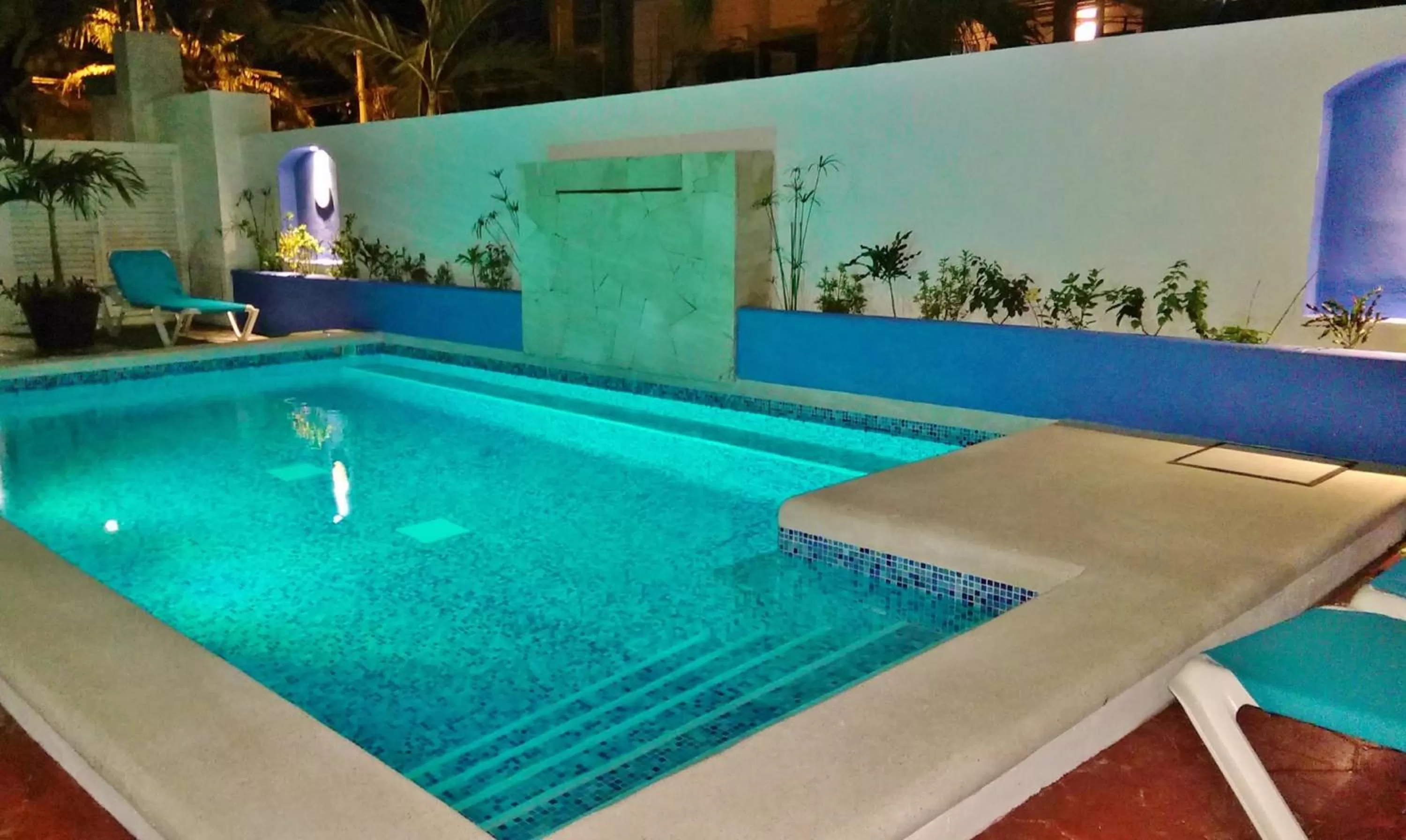 Swimming pool in Corales Suites