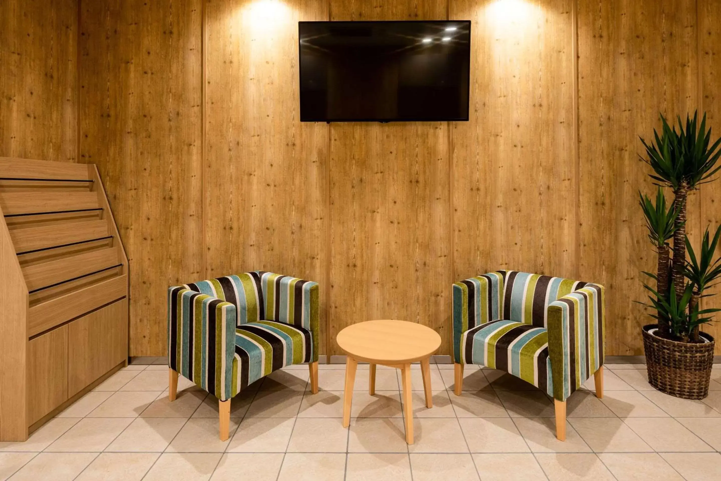 Lobby or reception, Seating Area in Comfort Hotel Sapporo Susukino