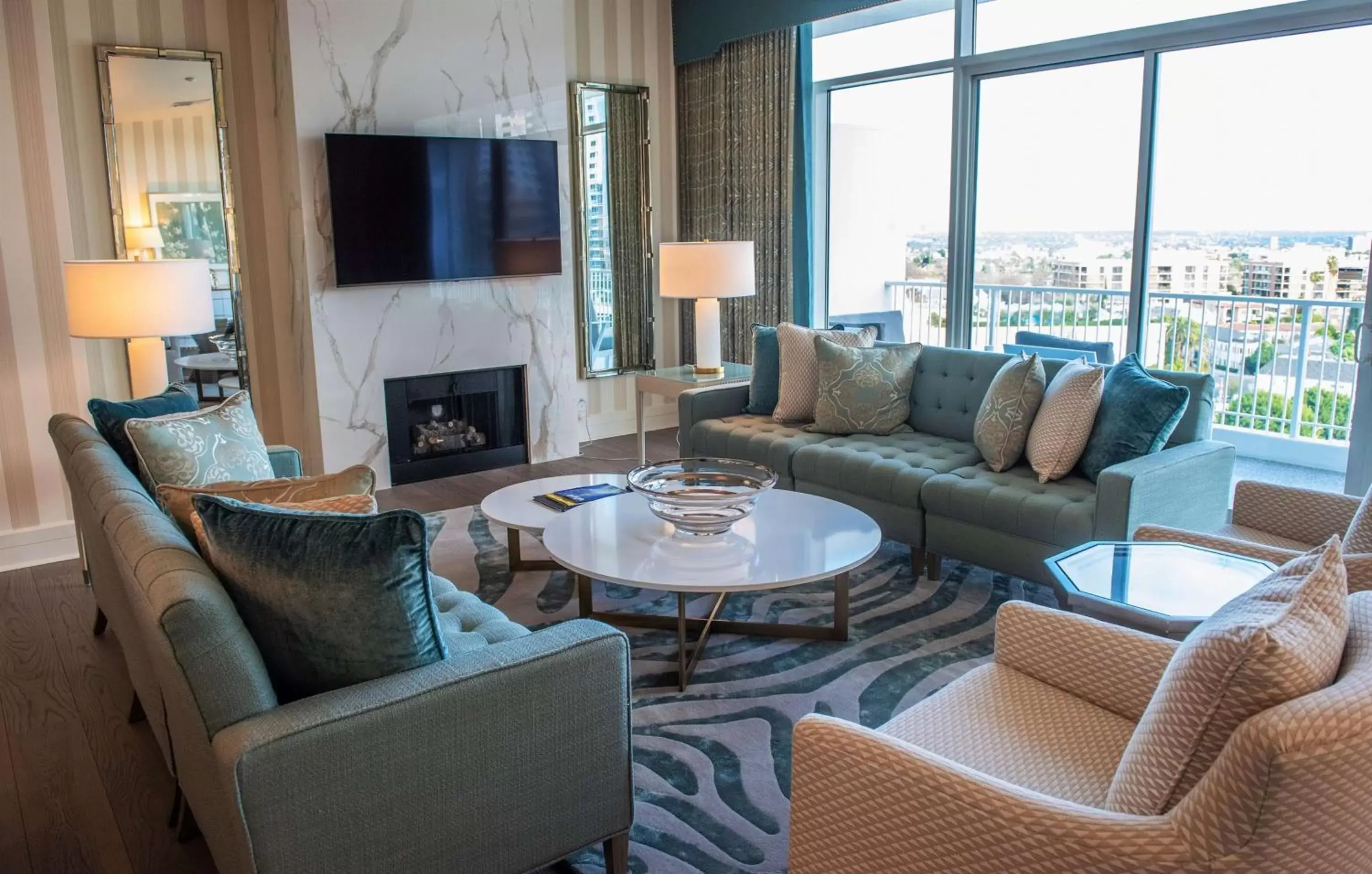 Living room, Seating Area in The Beverly Hilton