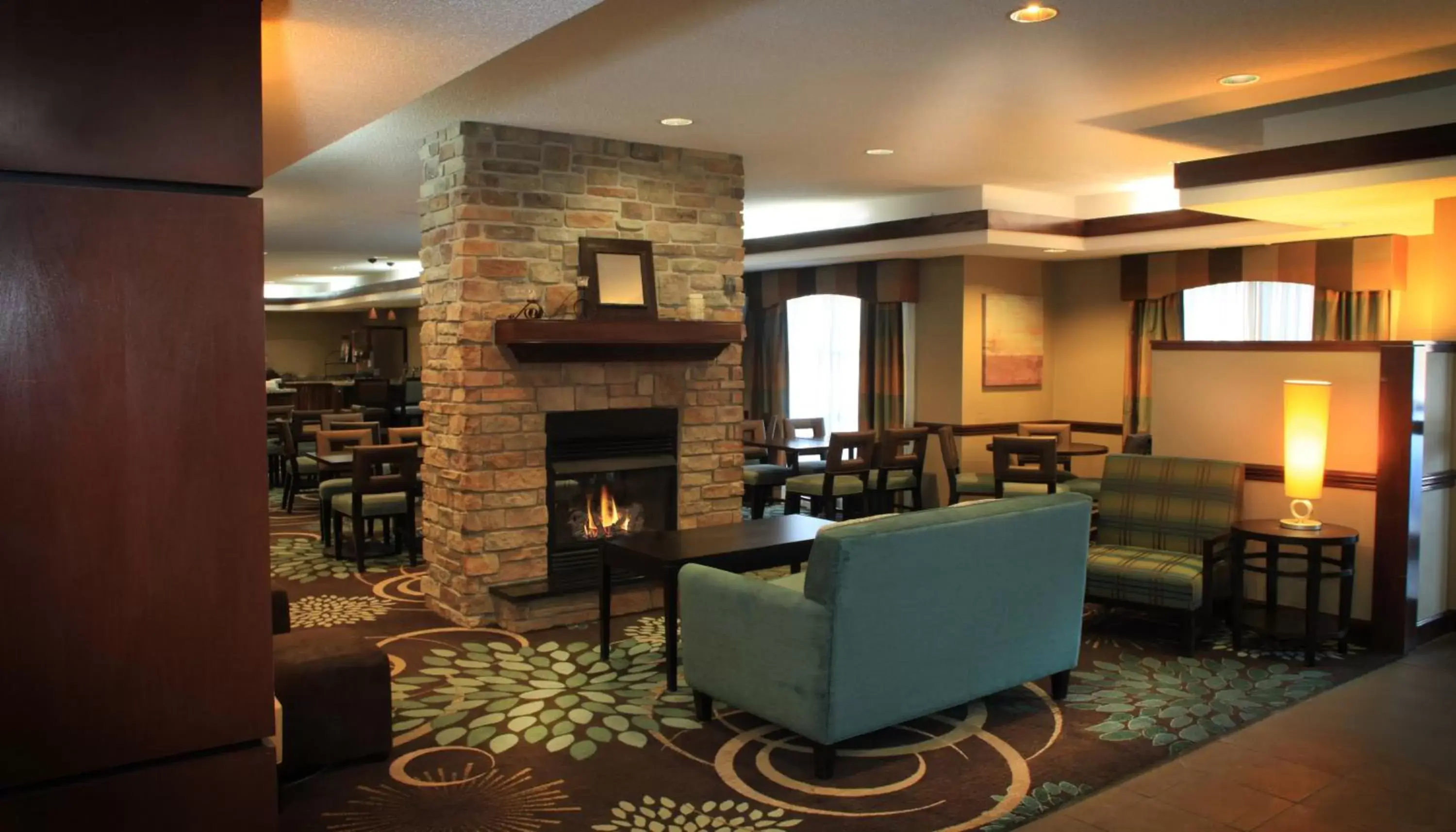 Property building, Lounge/Bar in Staybridge Suites Columbia-Highway 63 & I-70, an IHG Hotel