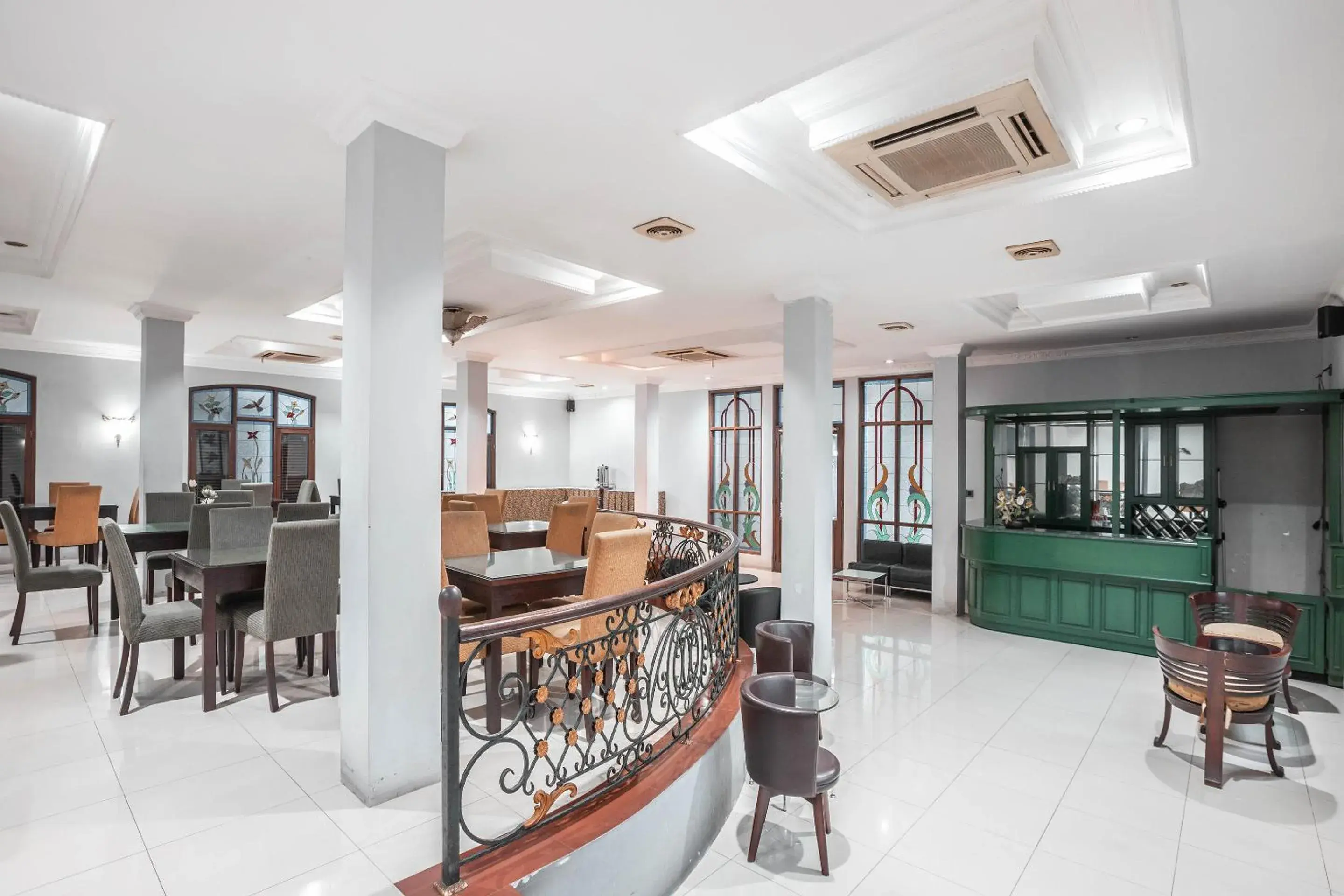 Restaurant/Places to Eat in OYO 686 Bunga Karang Hotel