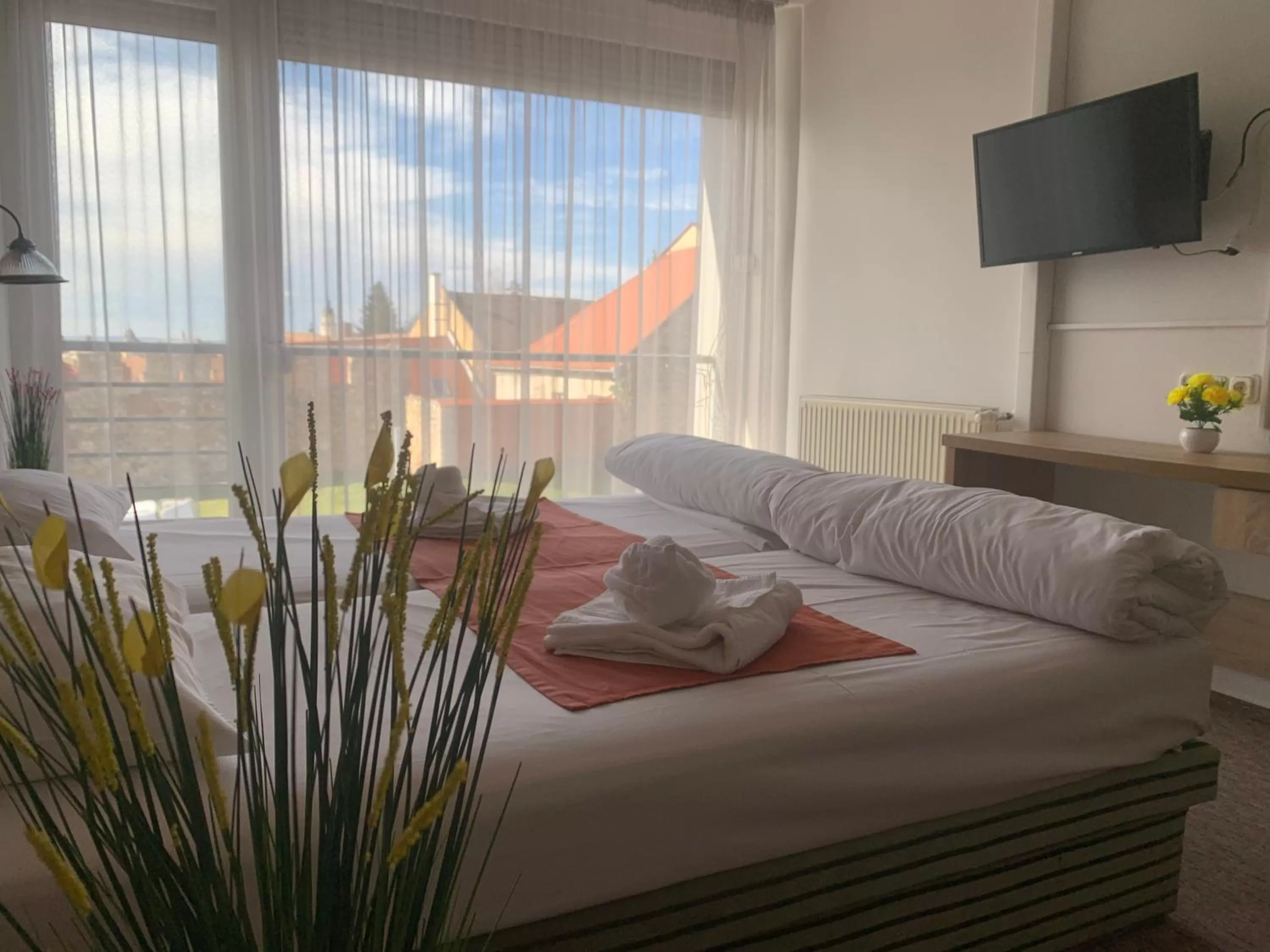 Bed in Várfal Wellness Panzió