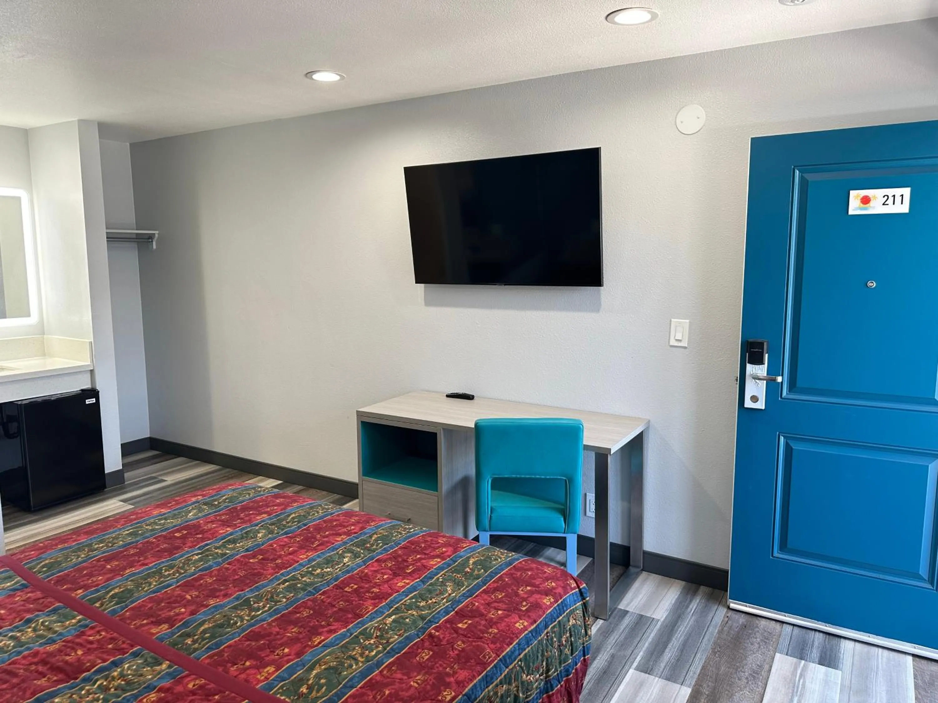 Bed in Sahara Inn - Los Angeles