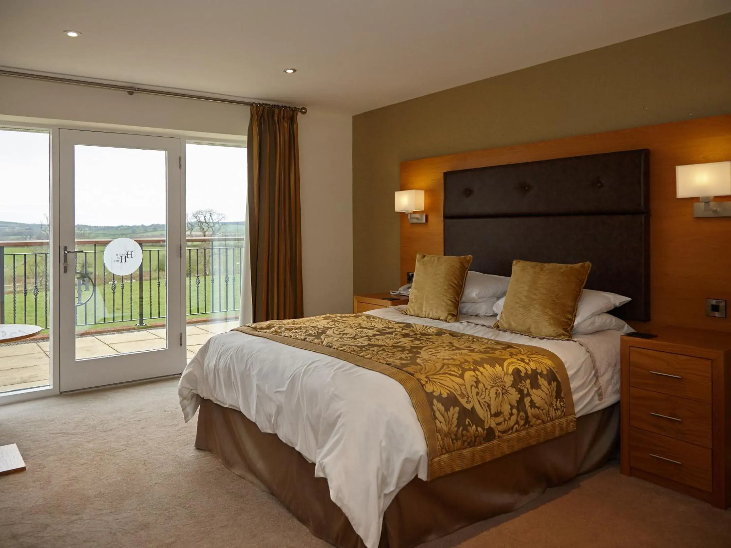 Bedroom, Bed in Hundith Hill Hotel