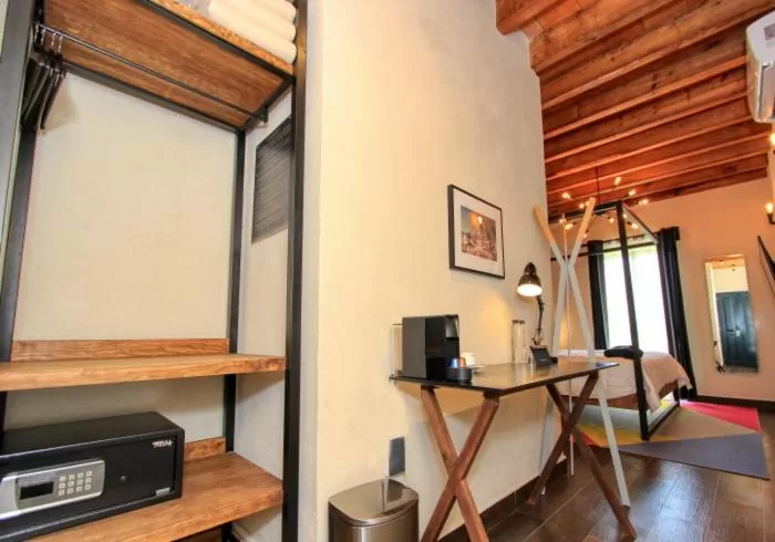 Antigua Trece Hotel Fusión