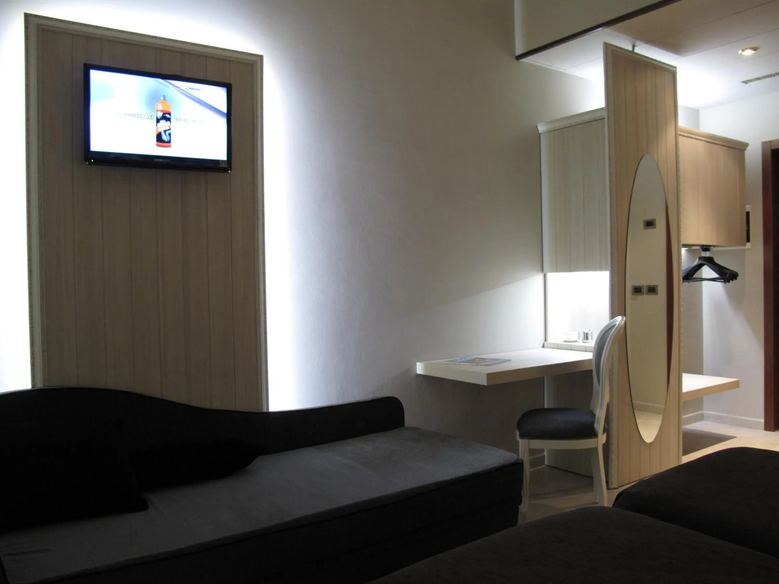 Seating area, Bed in Gran Paradiso Hotel Spa