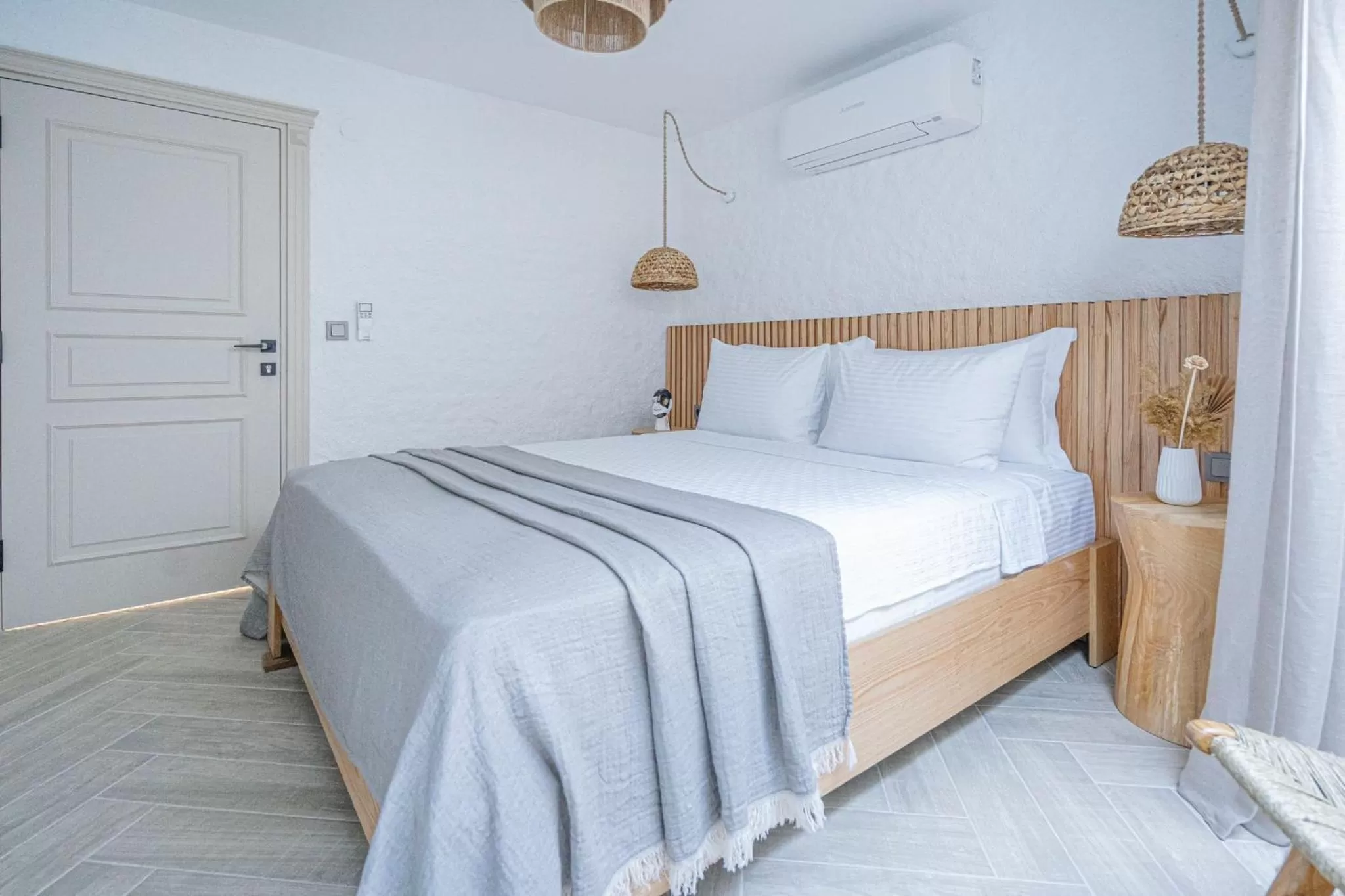 Bed in Voger Alaçatı Silence