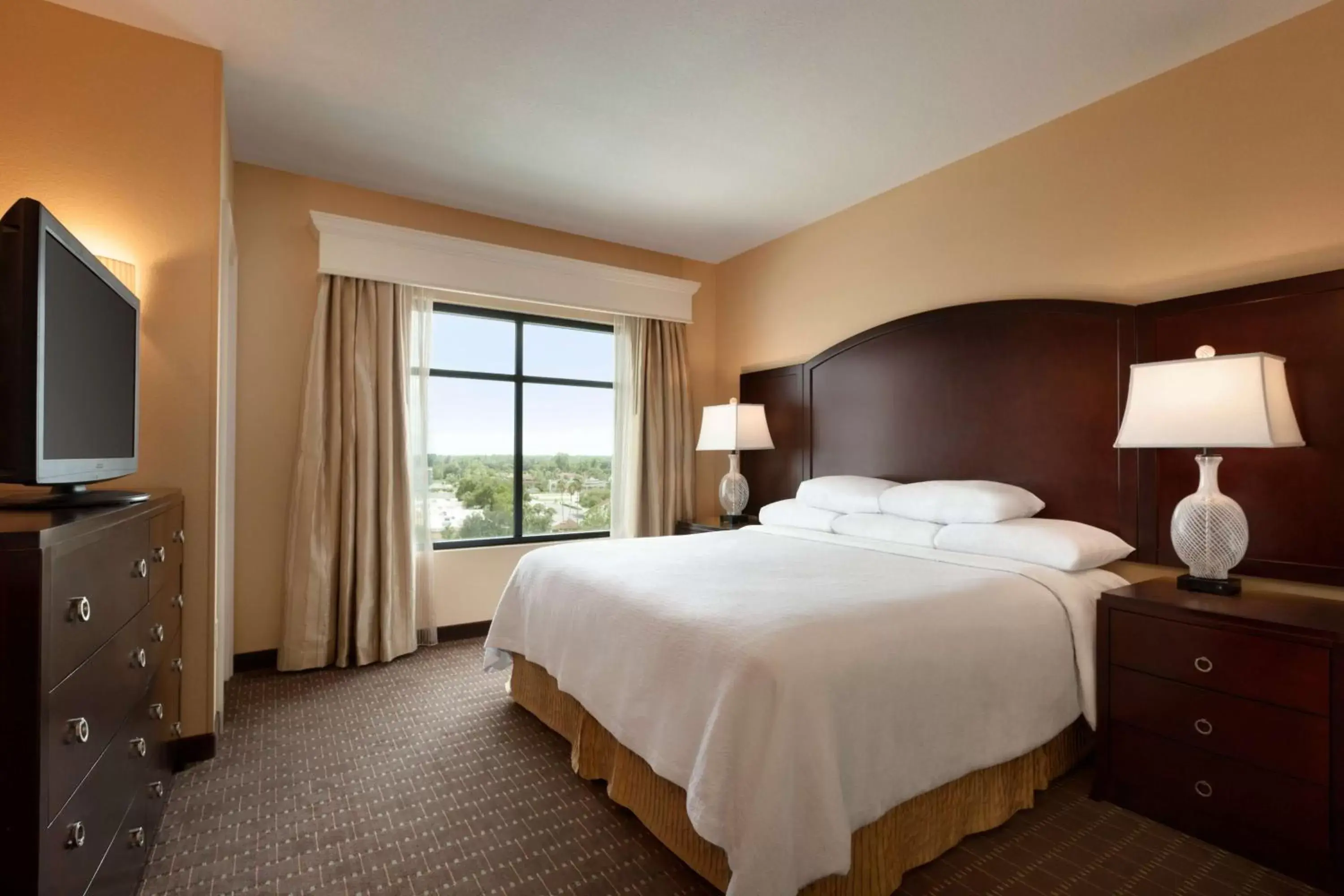 Bedroom, Bed in Embassy Suites by Hilton Orlando Lake Buena Vista South