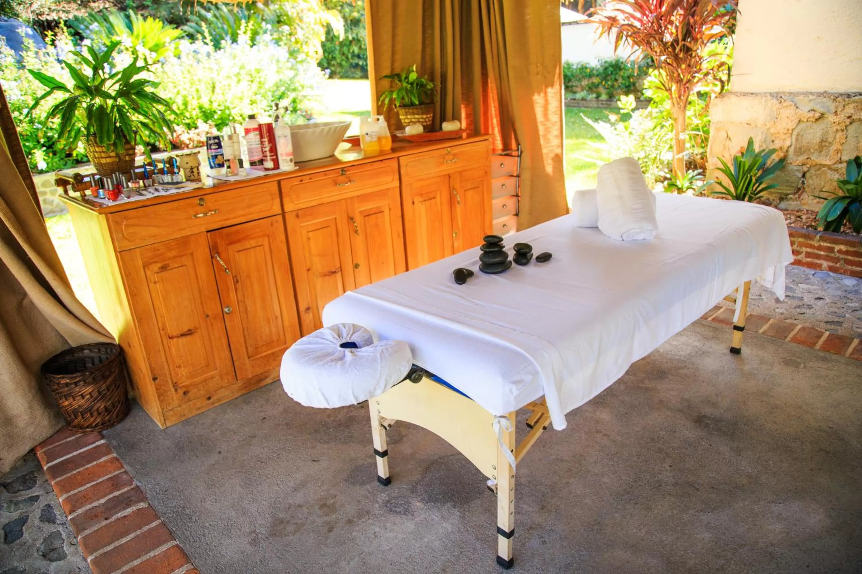 Massage in Regis Hotel Spa