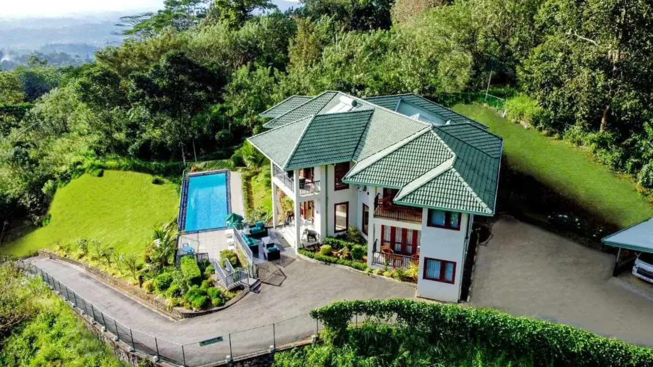 Property building, Bird's-eye View in The Grand Hills