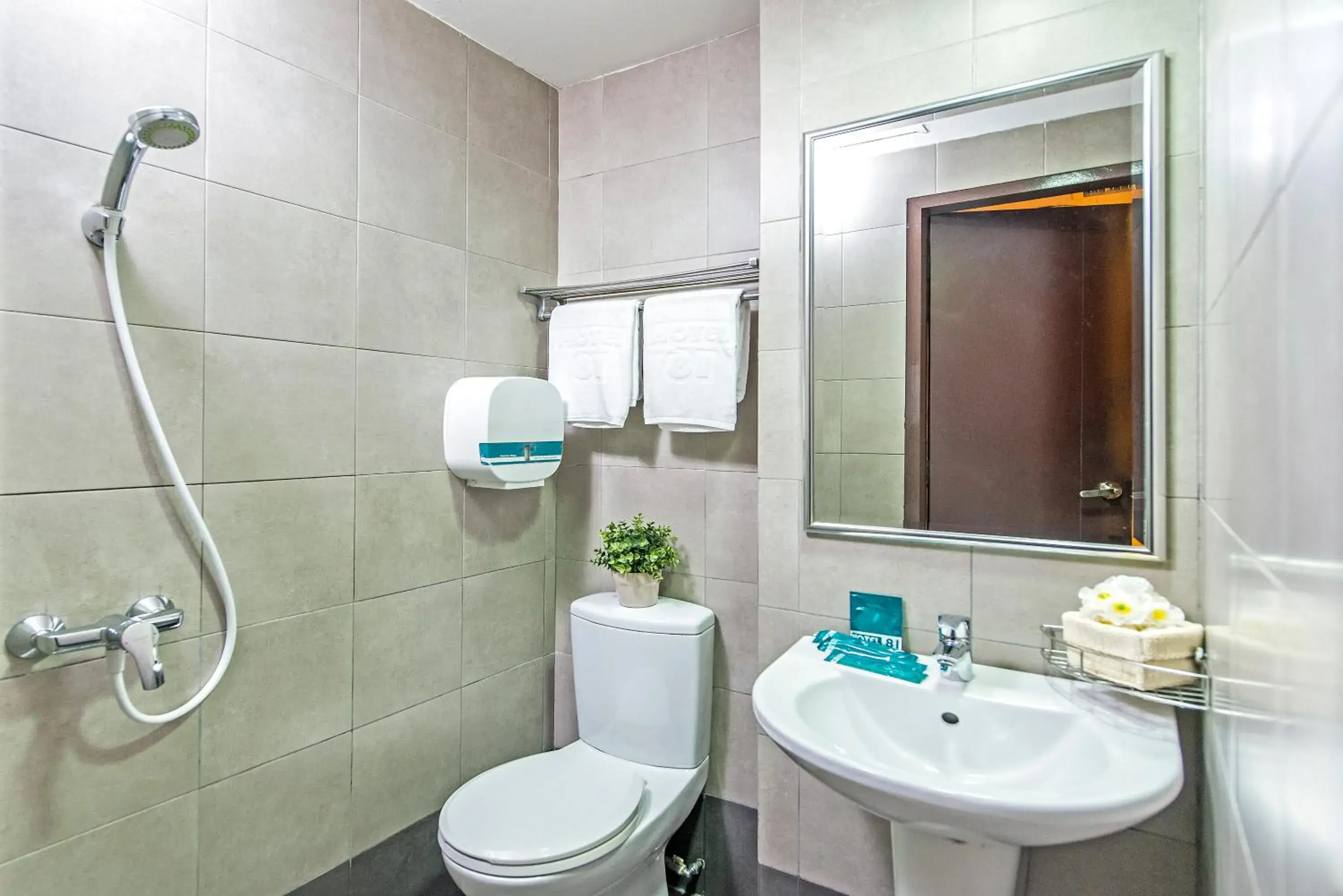 Shower, Bathroom in Hotel 81 Balestier