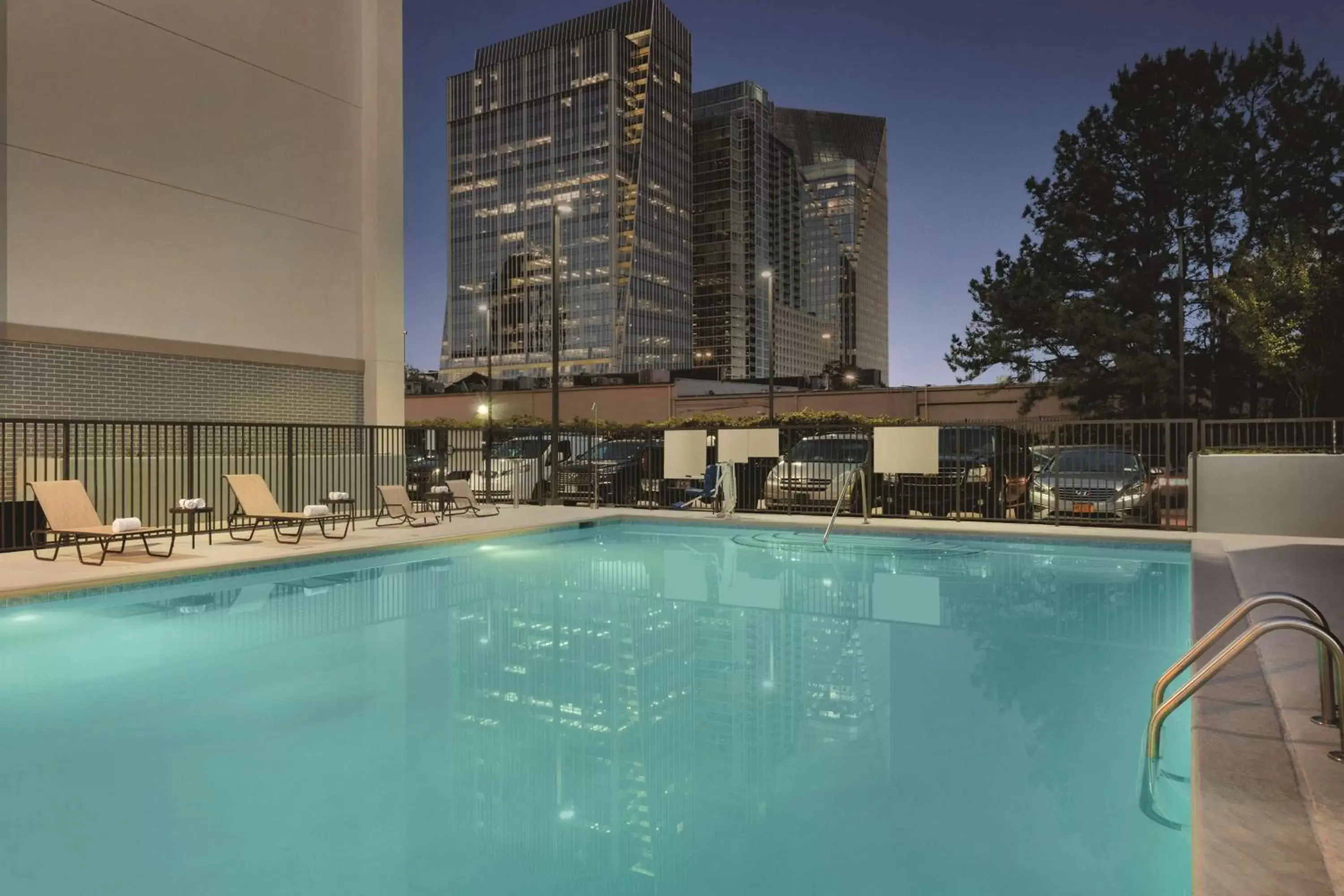 Property building in Hampton Inn Atlanta-Buckhead Property building in Hampton Inn Atlanta-Buckhead