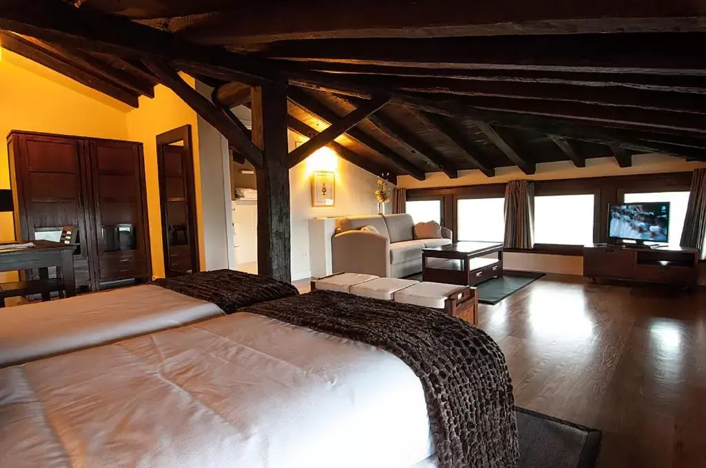 Photo of the whole room, Bed in Hotel Torre Zumeltzegi