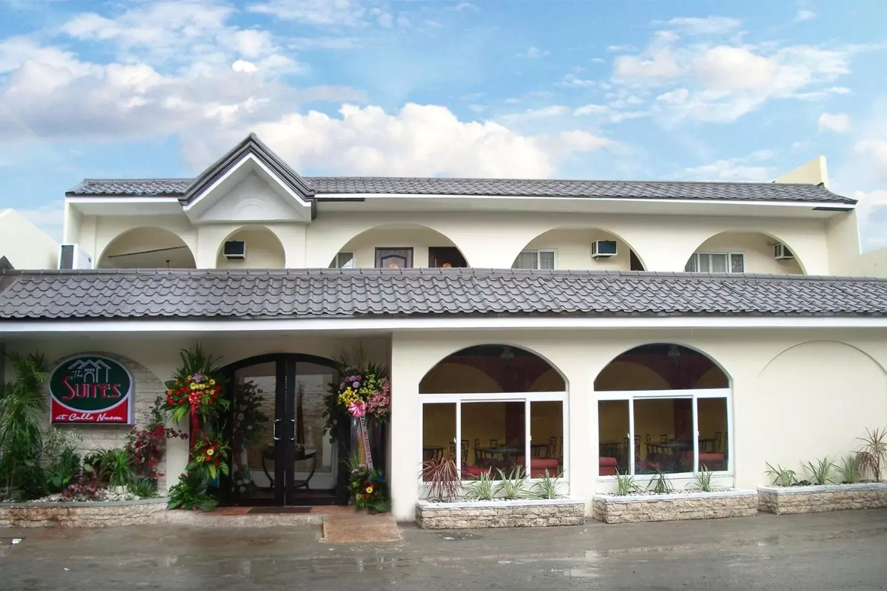 Facade/entrance, Property Building in The Suites at Calle Nueva