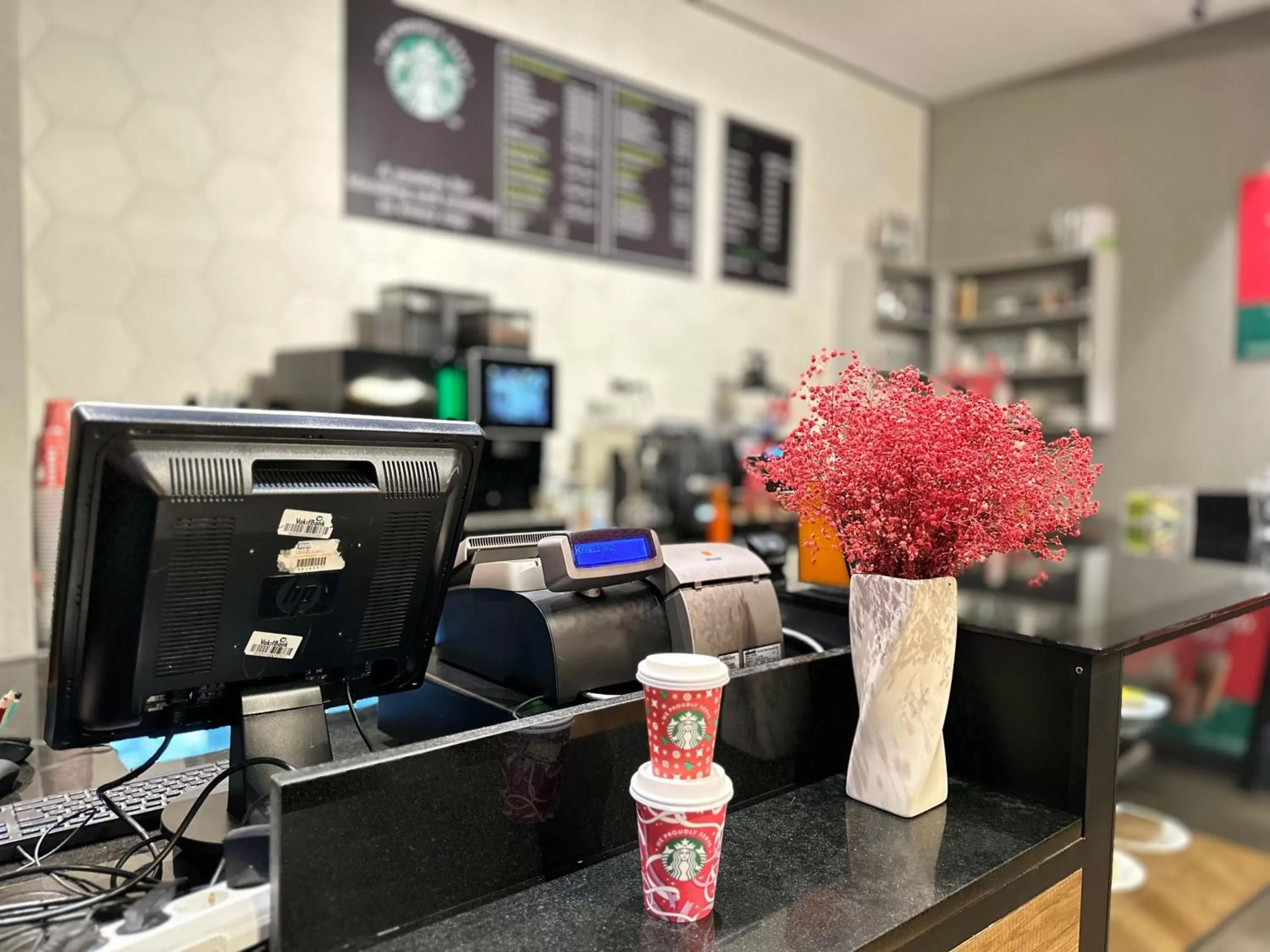 Coffee/tea facilities in Edition Old City Hotel