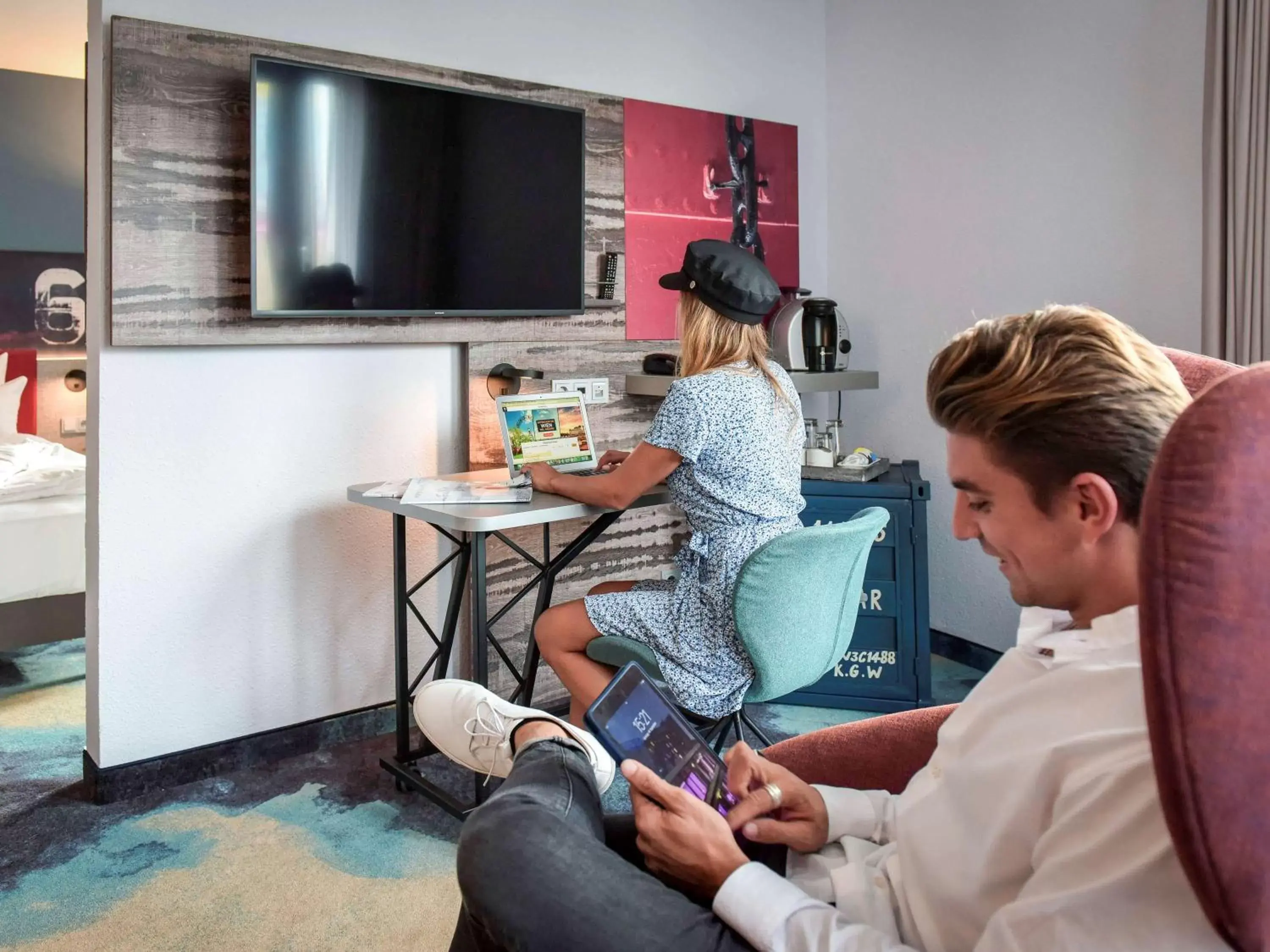 Photo of the whole room, TV/Entertainment Center in Mercure Hotel Hamburg City