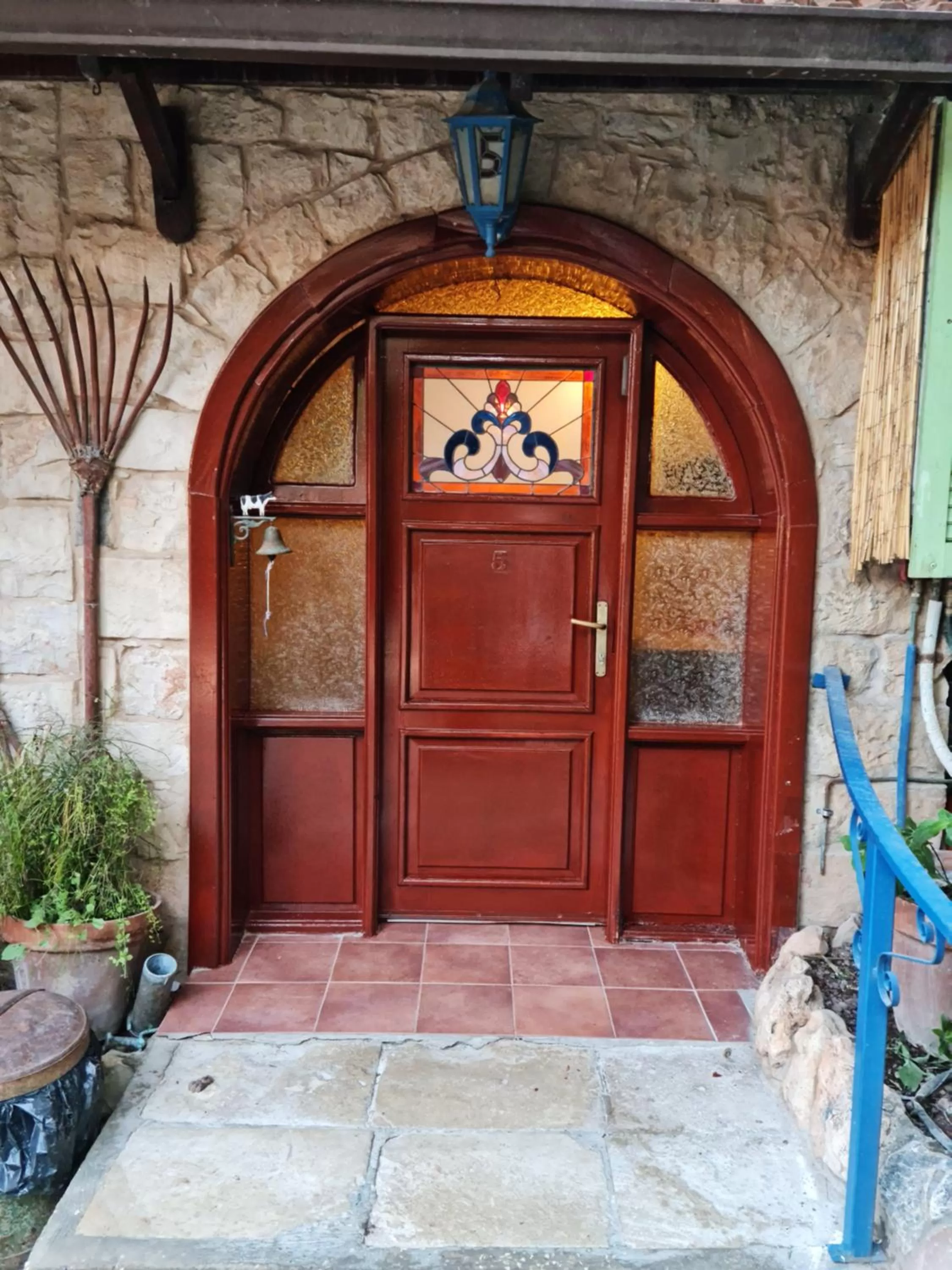 Facade/entrance in וילה תהילה המחודש - The new Villa Tehila